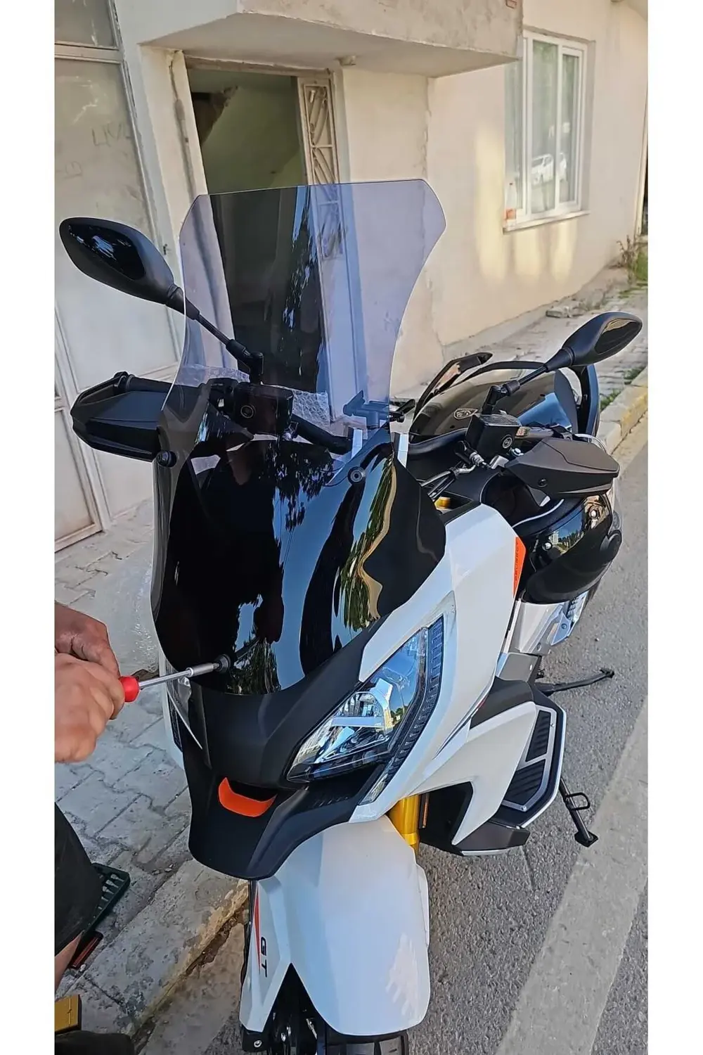 Peugeot Xp 400 Ön Cam 2023 2024 Model 61cm Açıkfüme Renkli 4mm OR