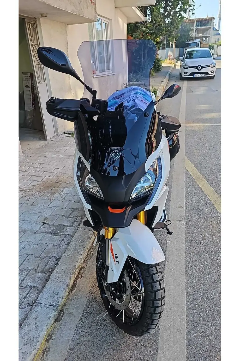 Peugeot Xp 400 Ön Cam 2023 2024 Model 61cm Açıkfüme Renkli 4mm OR