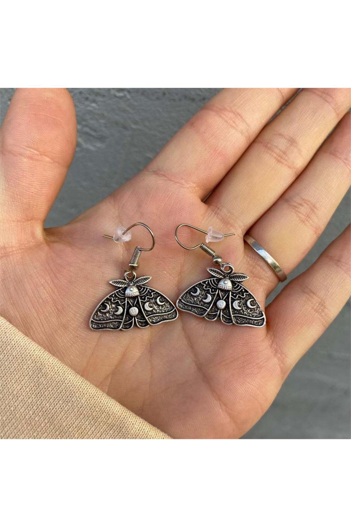 Phases Of The Moon Moth Küpe