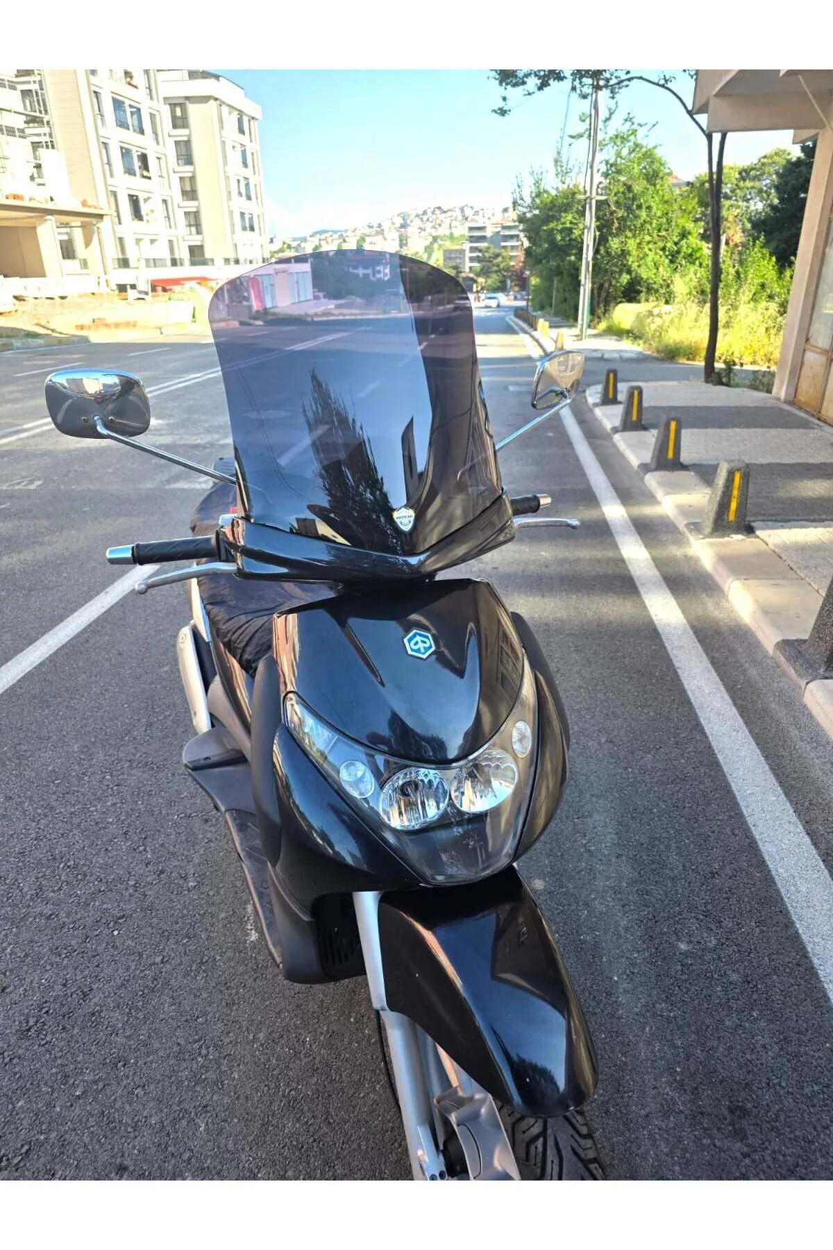 Piaggio Beverly 250 Ön Cam 2005-2007 Model 44cm Siyah Renkli 4mm