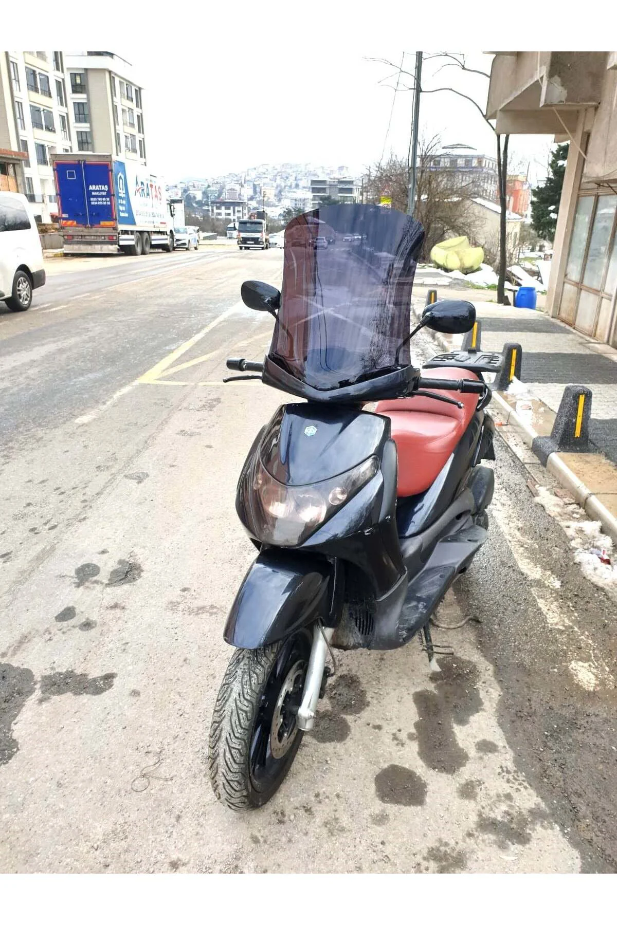Piaggio Beverly 250 Ön Cam 2005-2007 Model 53cm Siyah Renkli 4mm 