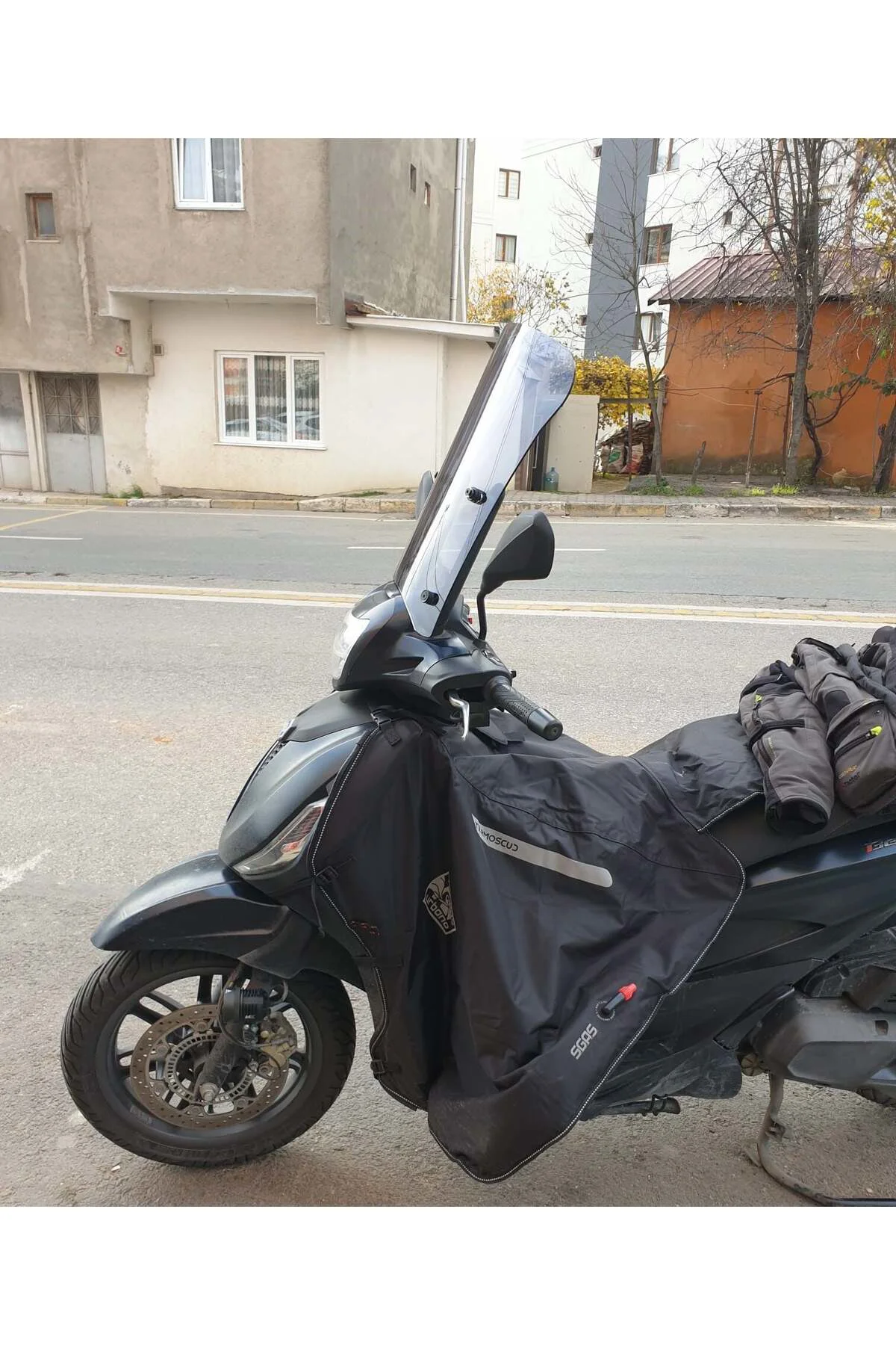 Piaggio Beverly 400 Ön Cam 2021-2026 Model 44cm Füme Renkli 4mm