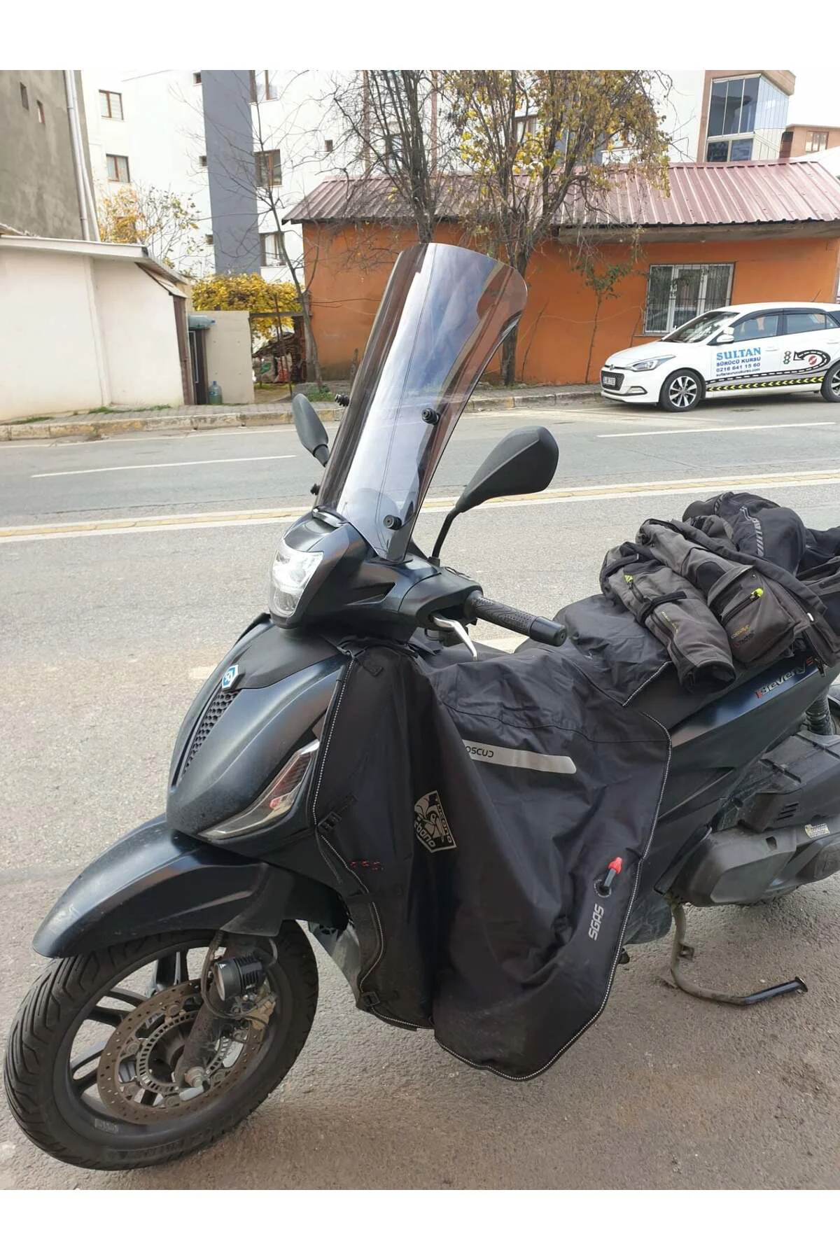 Piaggio Beverly 400 Ön Cam 2021-2026 Model 44cm Füme Renkli 4mm