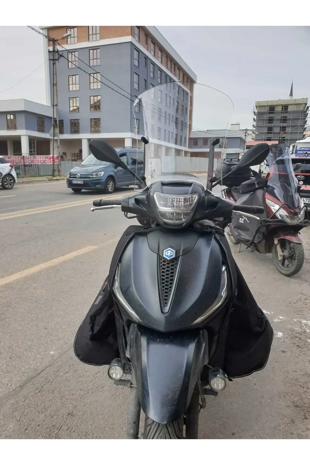 Piaggio Beverlys 400 Siperlik Ön Cam 2021-2025 Model 44cm Şeffaf