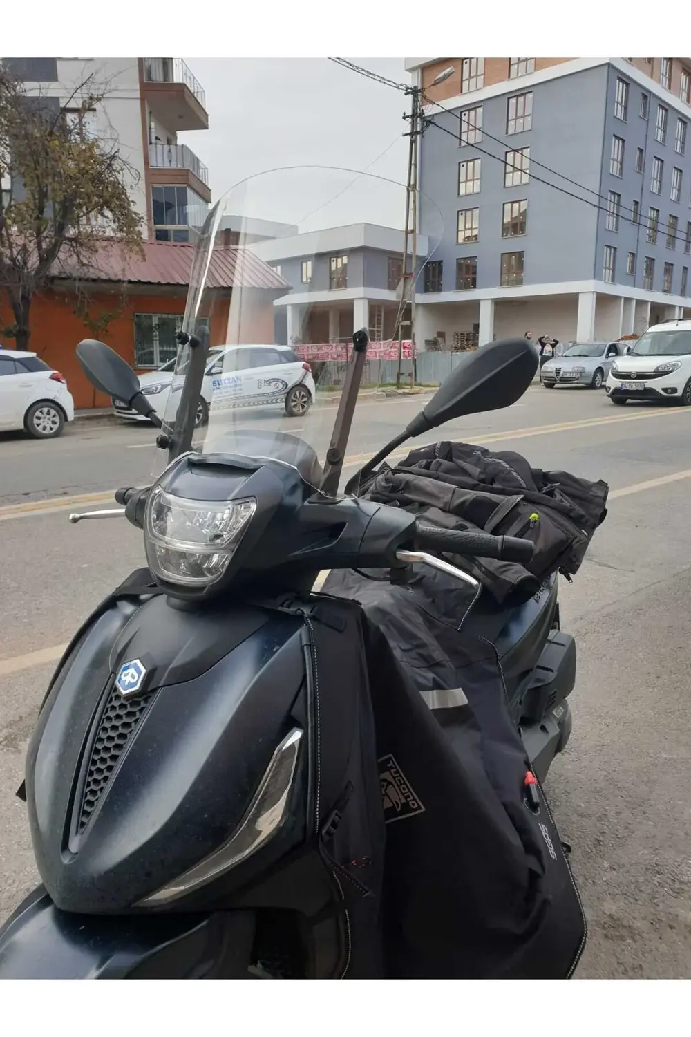 Piaggio Beverlys 400 Siperlik Ön Cam 2021-2025 Model 44cm Şeffaf