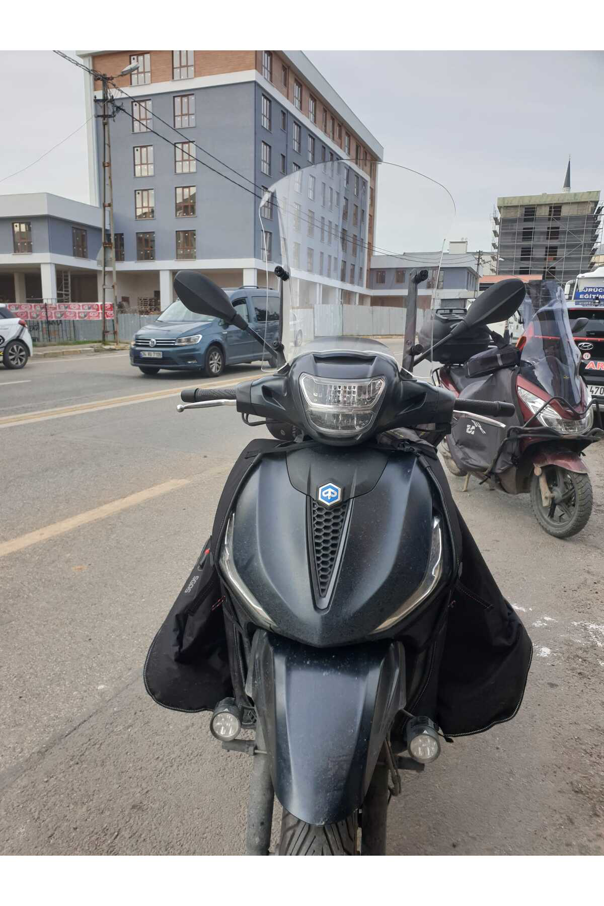 Motocam Piaggio Beverlys 400 Siperlik Ön Cam 2021-2025 Model 44Cm Şeffaf