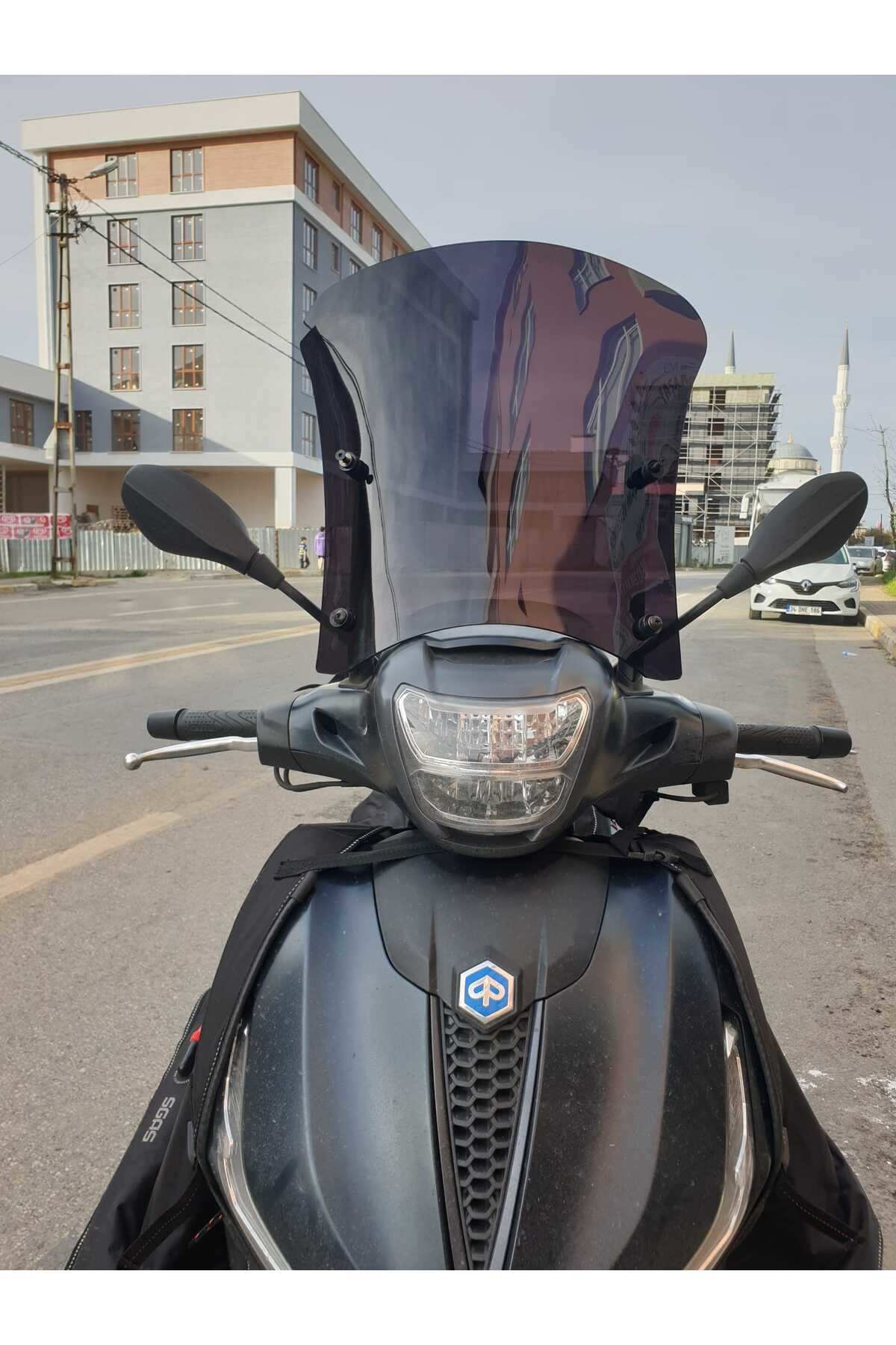 Motocam Piaggio Beverlys 400 Ön Cam 2021 2024 Model 44Cm Siyah Renkli 4Mm