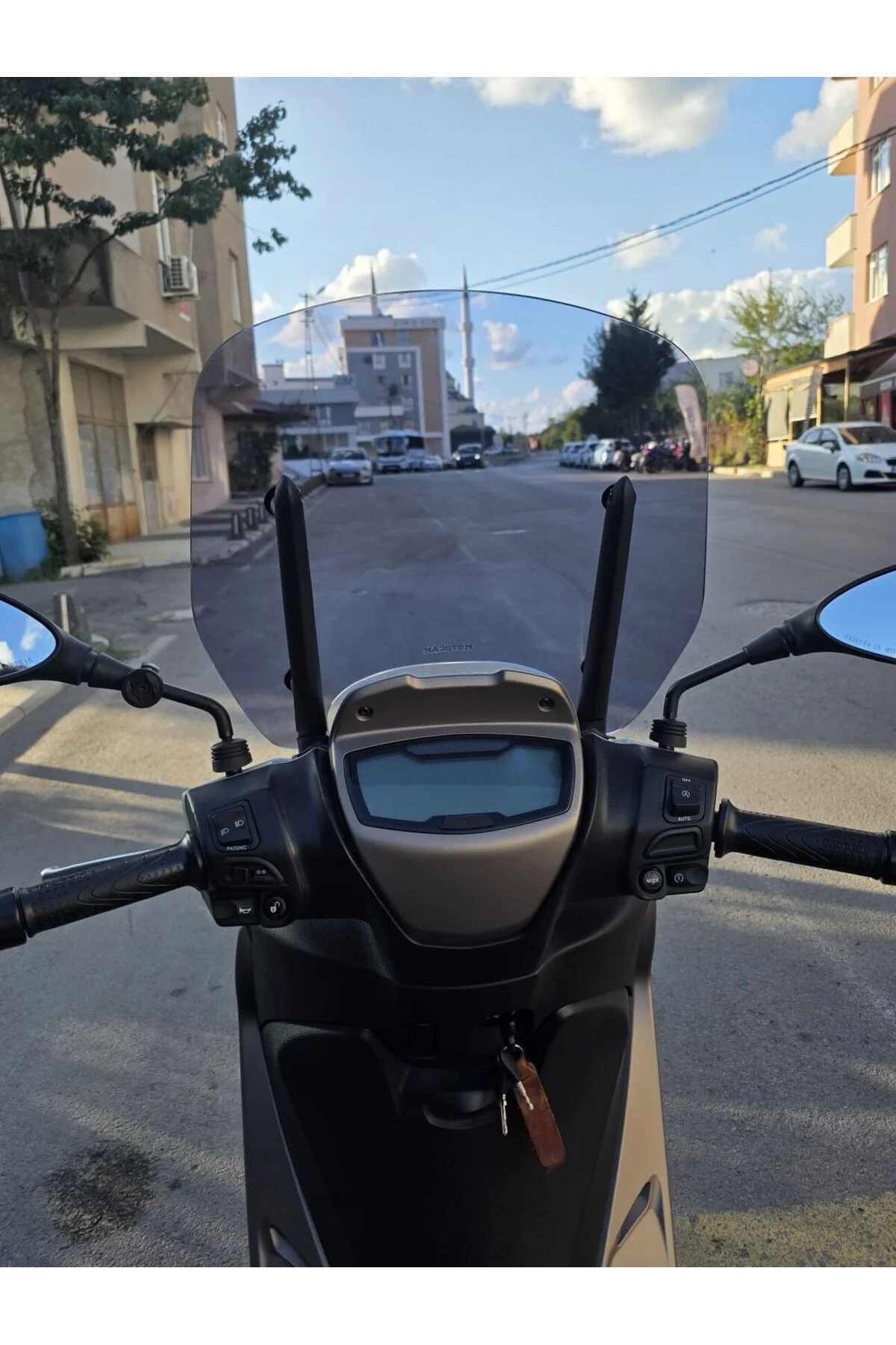 Piaggio Medley 150 Ön Cam 2022-2026 Model 43cm Füme Renkli APARATSIZDIR Piaggio Medley 150 Ön Cam 2022-2026 Model 43cm Füme Renkli APARATSIZDIR