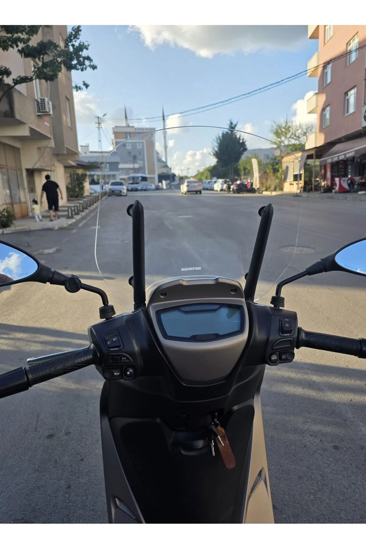 Piaggio Medley 150 Ön Cam 2022-2026 Model 43cm Şeffaf Renkli APARATSIZDIR