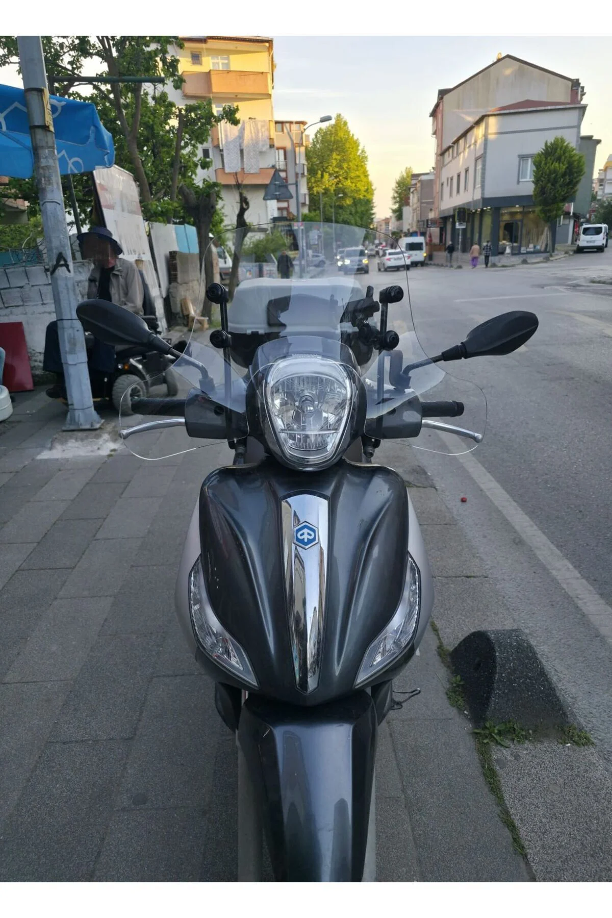 Piaggio Medley 150 Ön Cam 2015-2016 Model 40cm Şeffaf Renkli Elcikli APARATSIZDIR