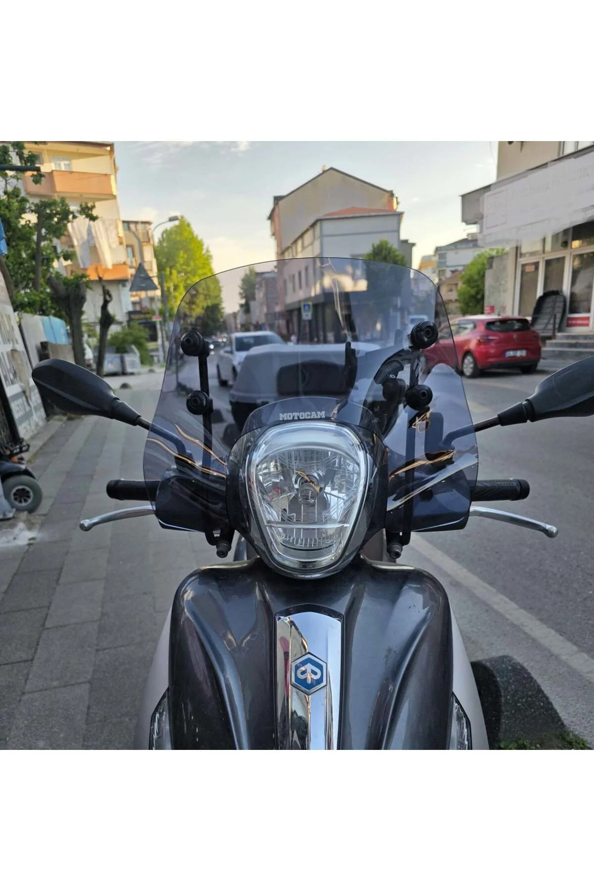 Piaggio Medley 150 Ön Cam 2015-2016 Model 38cm Füme Renkli APARATSIZDIR
