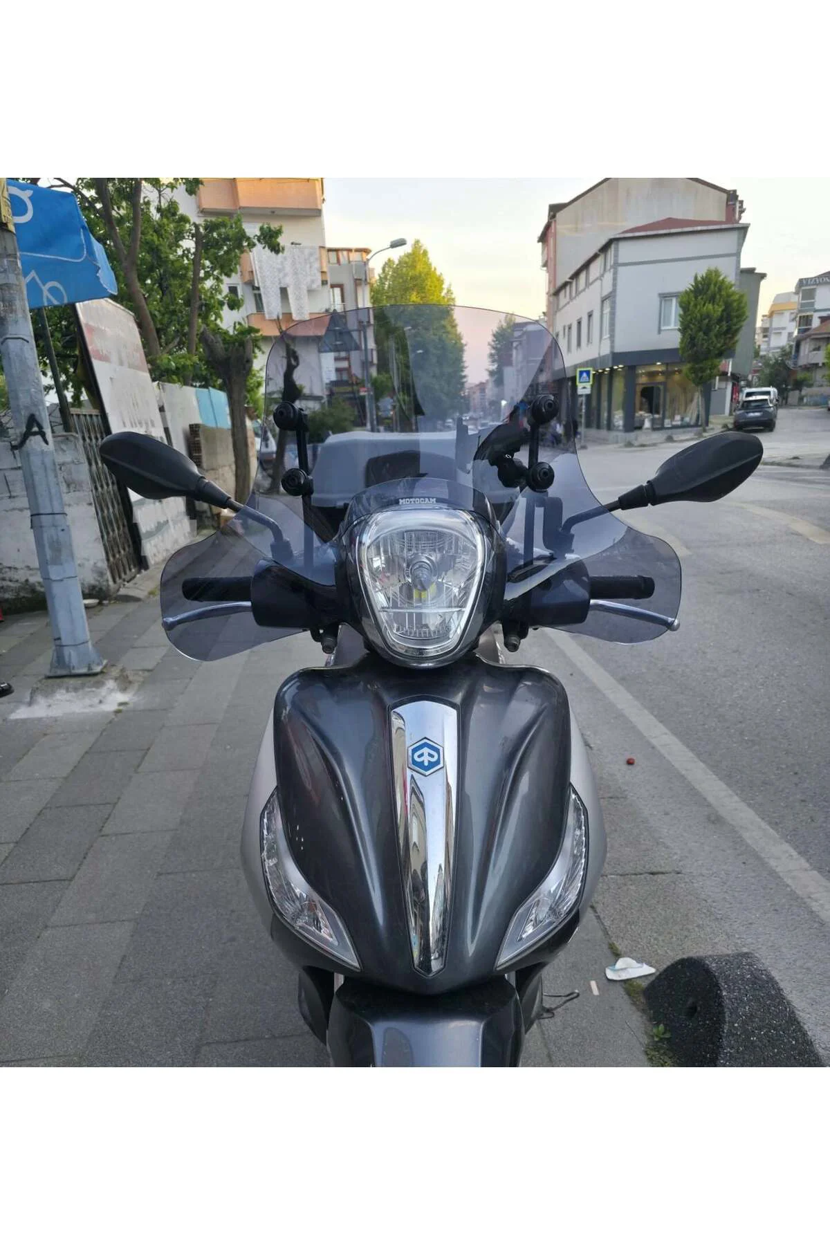 Piaggio Medley 150 Ön Cam 2015-2016 Model 40cm füme Renkli Elcikli APARATSIZDIR
