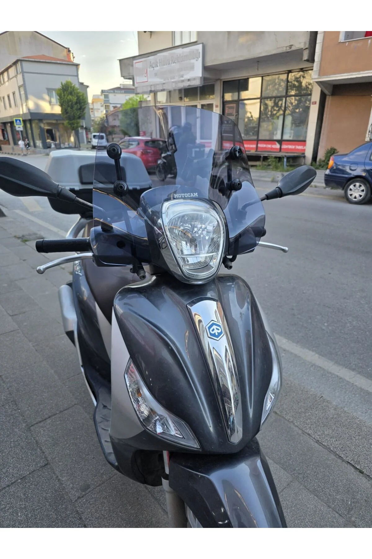 Piaggio Medley 150 Ön Cam 2015-2016 Model 38cm Füme Renkli APARATSIZDIR
