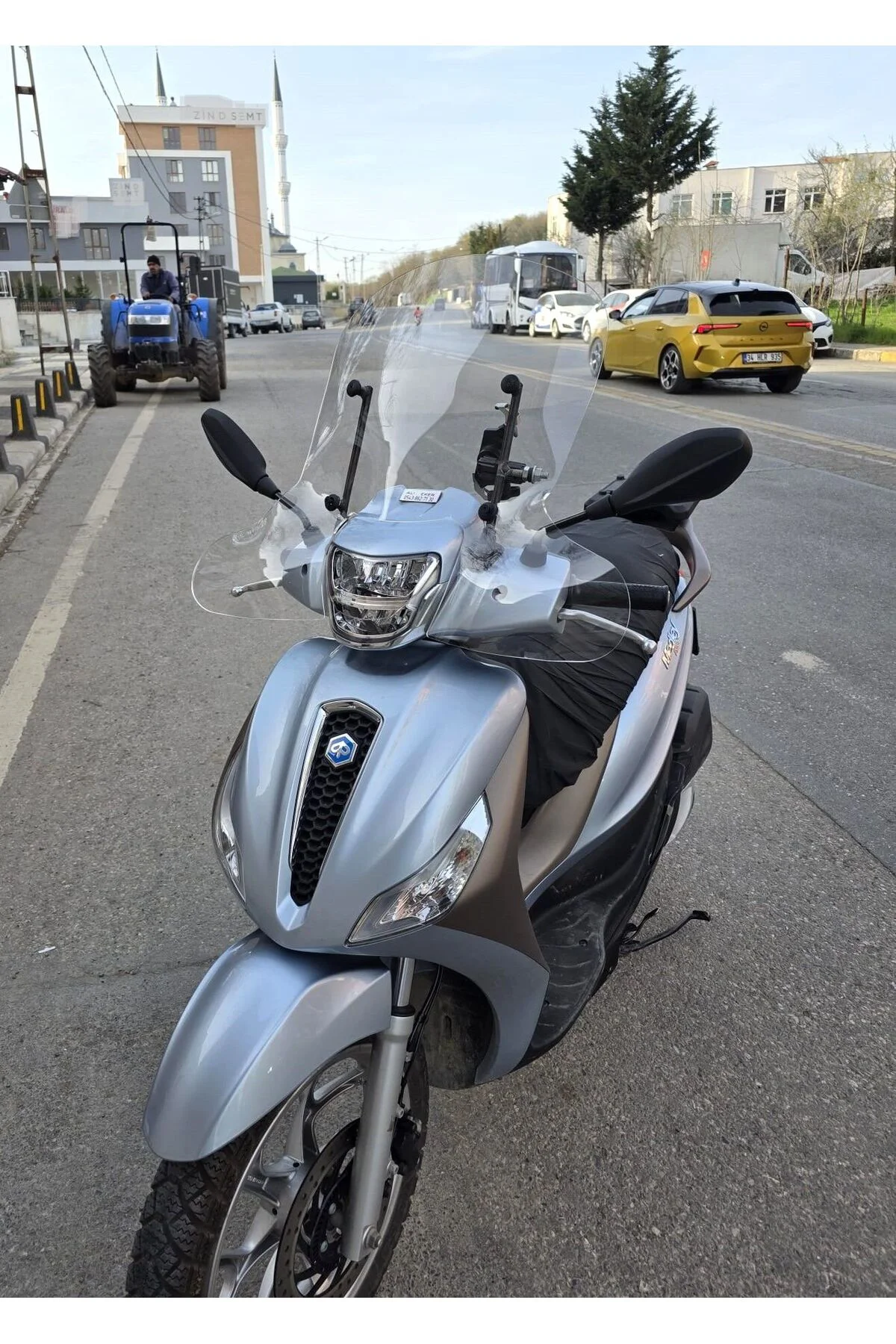 Piaggio Medley S 150 Ön Cam 2021-2026 Model 56cm Şeffaf Renkli El