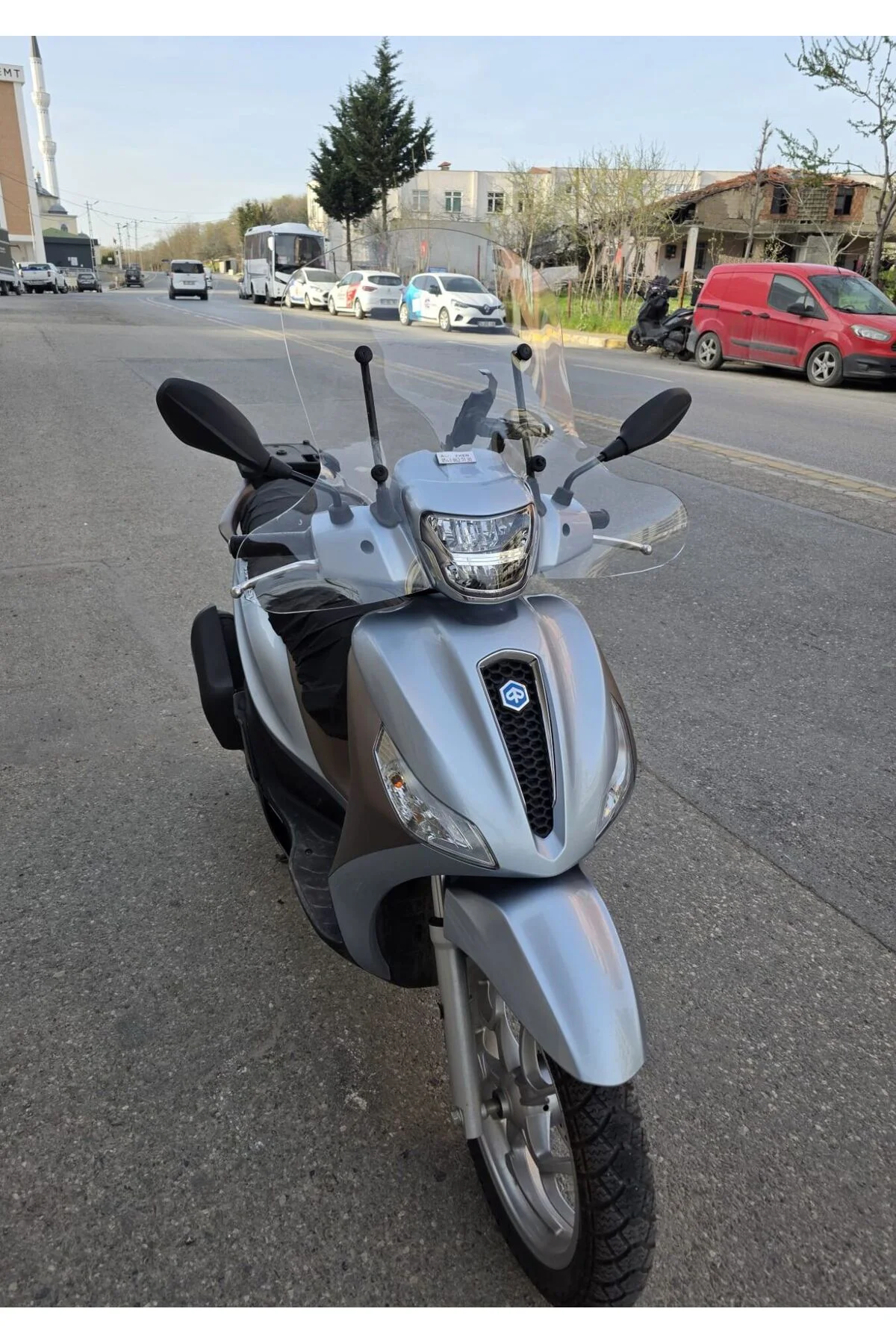Piaggio Medley S 150 Ön Cam 2021-2026 Model 56cm Şeffaf Renkli El