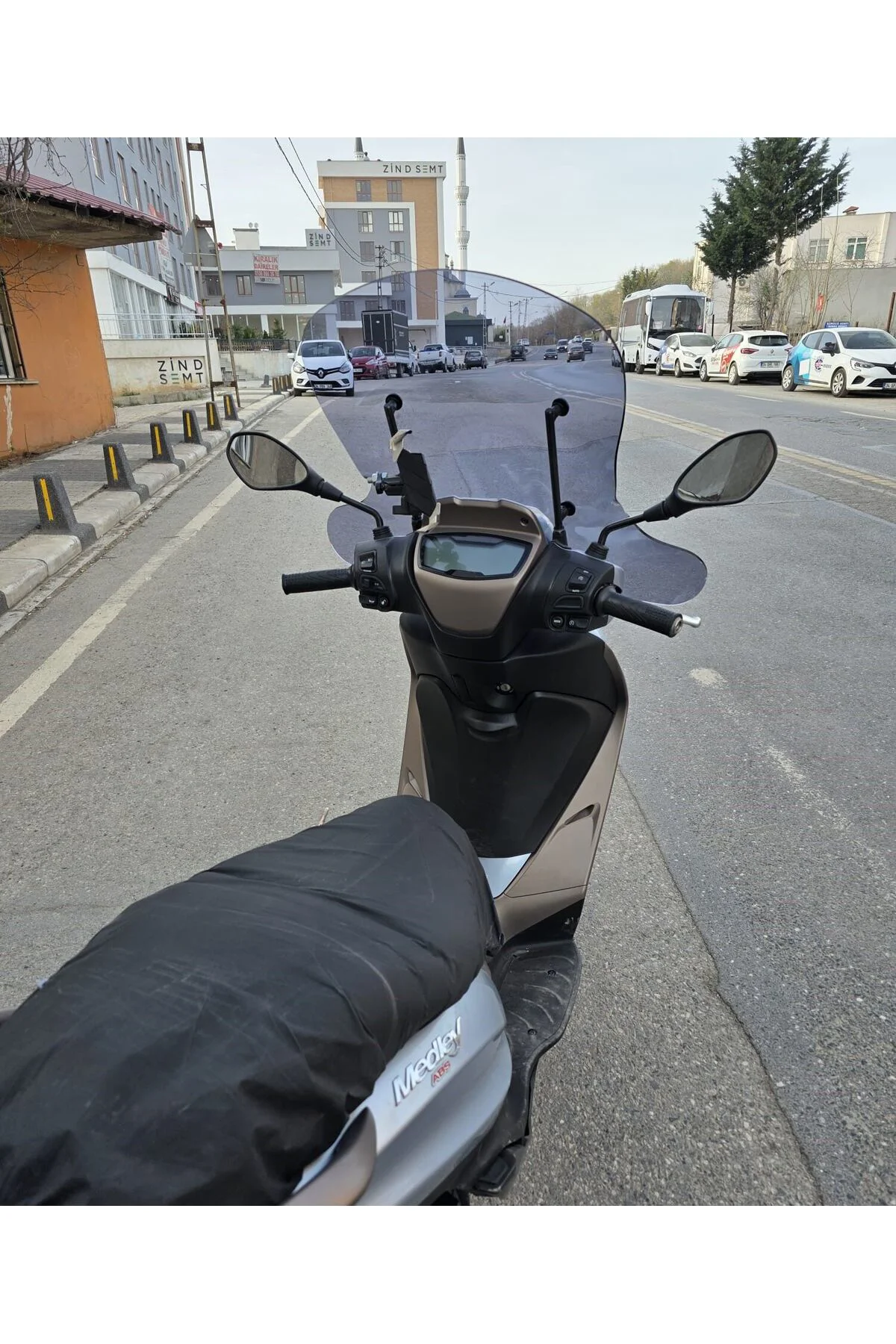 Piaggio Medley S 150 Ön Cam 2021-2026 Model 56cm füme Renkli Elcikli APARATSIZDIR