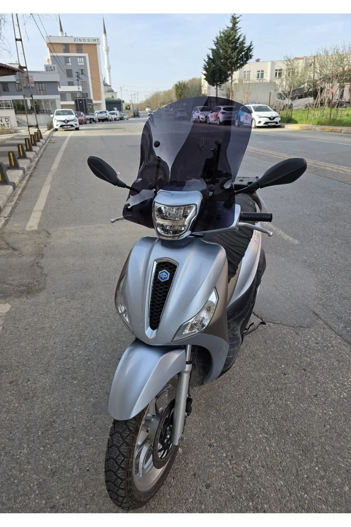 Piaggio Medley S 150 Ön Cam 2021-2026 Model 54cm Siyah Renkli APA