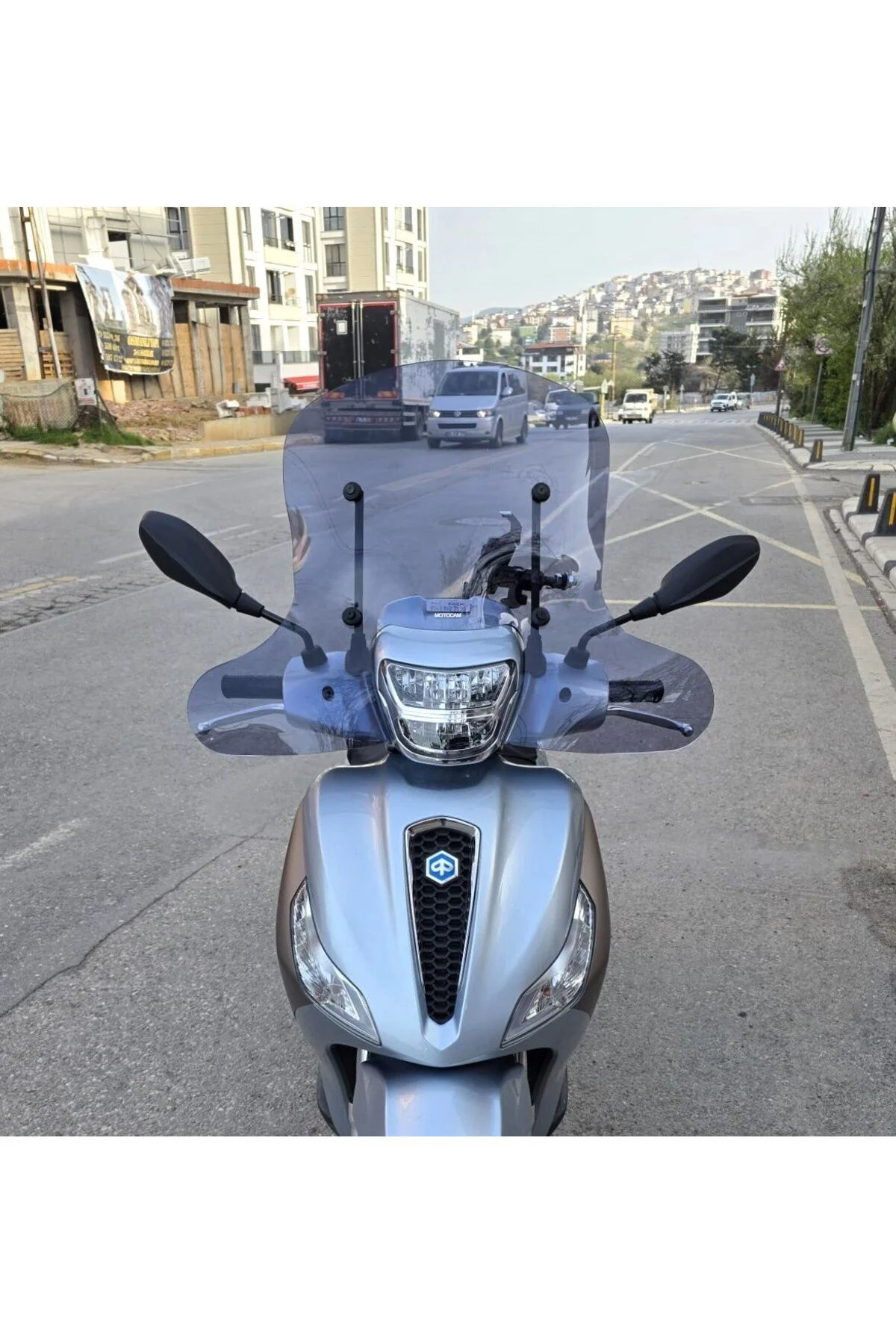 Piaggio Medley S 150 Ön Cam 2021-2026 Model 56cm füme Renkli Elcikli APARATSIZDIR