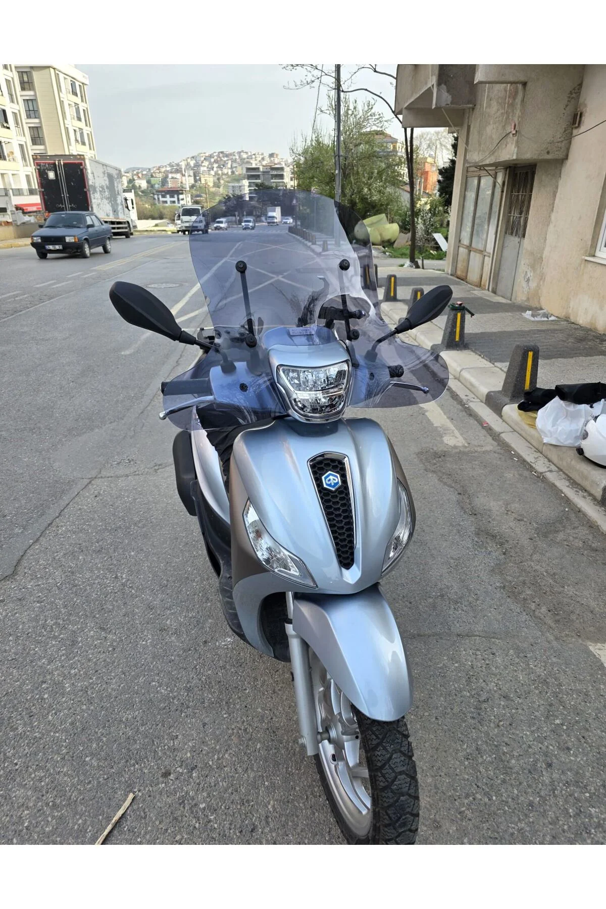 Piaggio Medley S 150 Ön Cam 2021-2026 Model 56cm füme Renkli Elcikli APARATSIZDIR