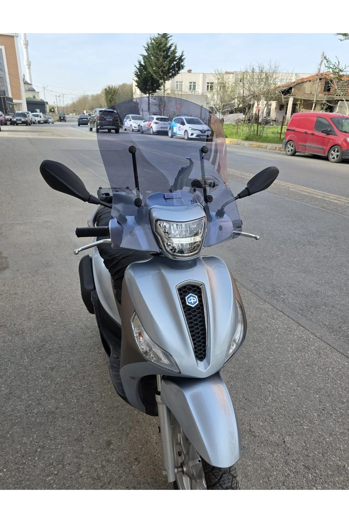Piaggio Medley S 150 Ön Cam 2021-2026 Model 54cm Füme Renkli APARATSIZDIR