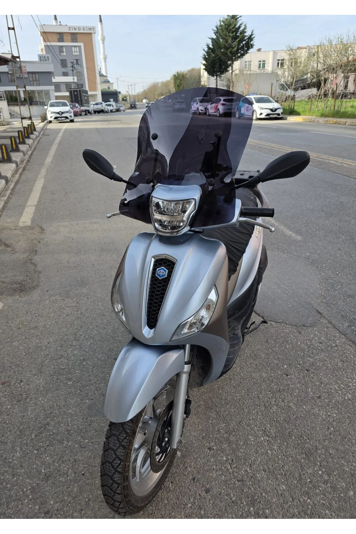 Piaggio Medley S 150 Ön Cam 2021-2026 Model 54cm Siyah Renkli APA