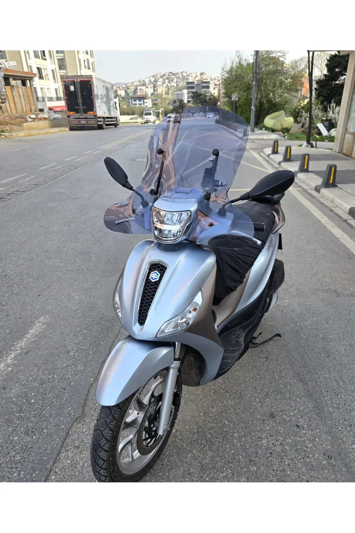 Piaggio Medley S 150 Ön Cam 2021-2026 Model 56cm füme Renkli Elcikli APARATSIZDIR
