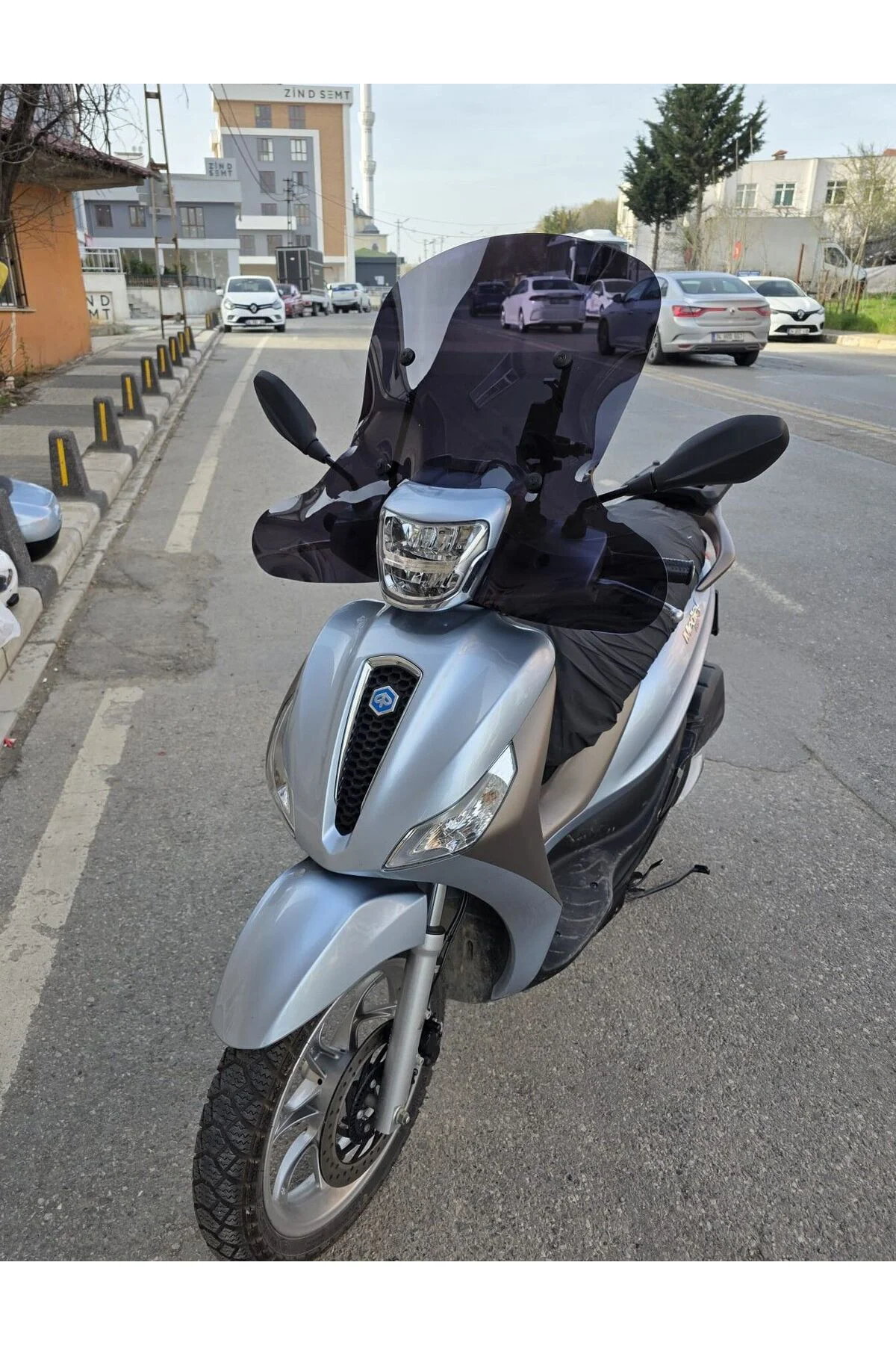 Piaggio Medley S 150 Ön Cam 2021-2026 Model 56cm Siyah Renkli Elcikli APARATSIZDIR