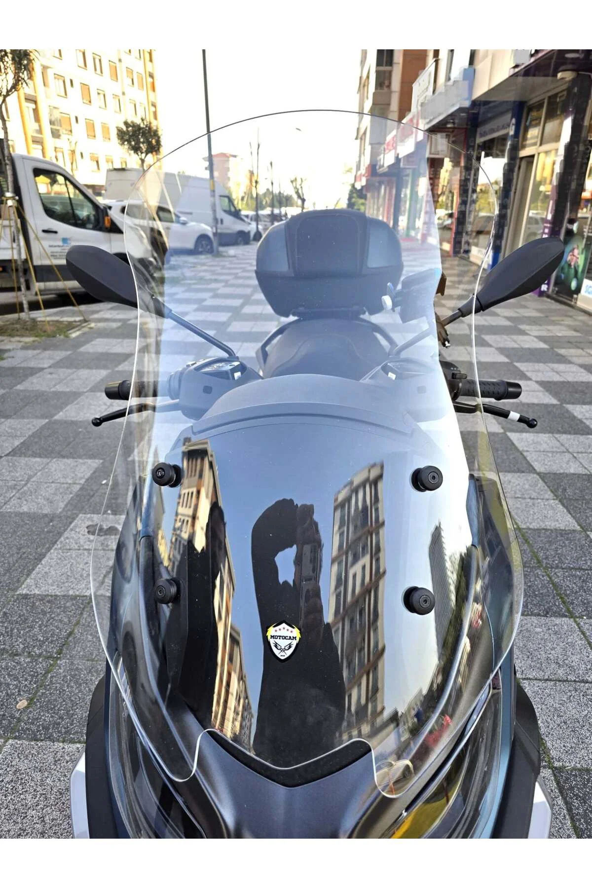Piaggio MP3 530 Ön Cam 2023-2026 Model 72cm Şeffaf Renkli 4mm UZU