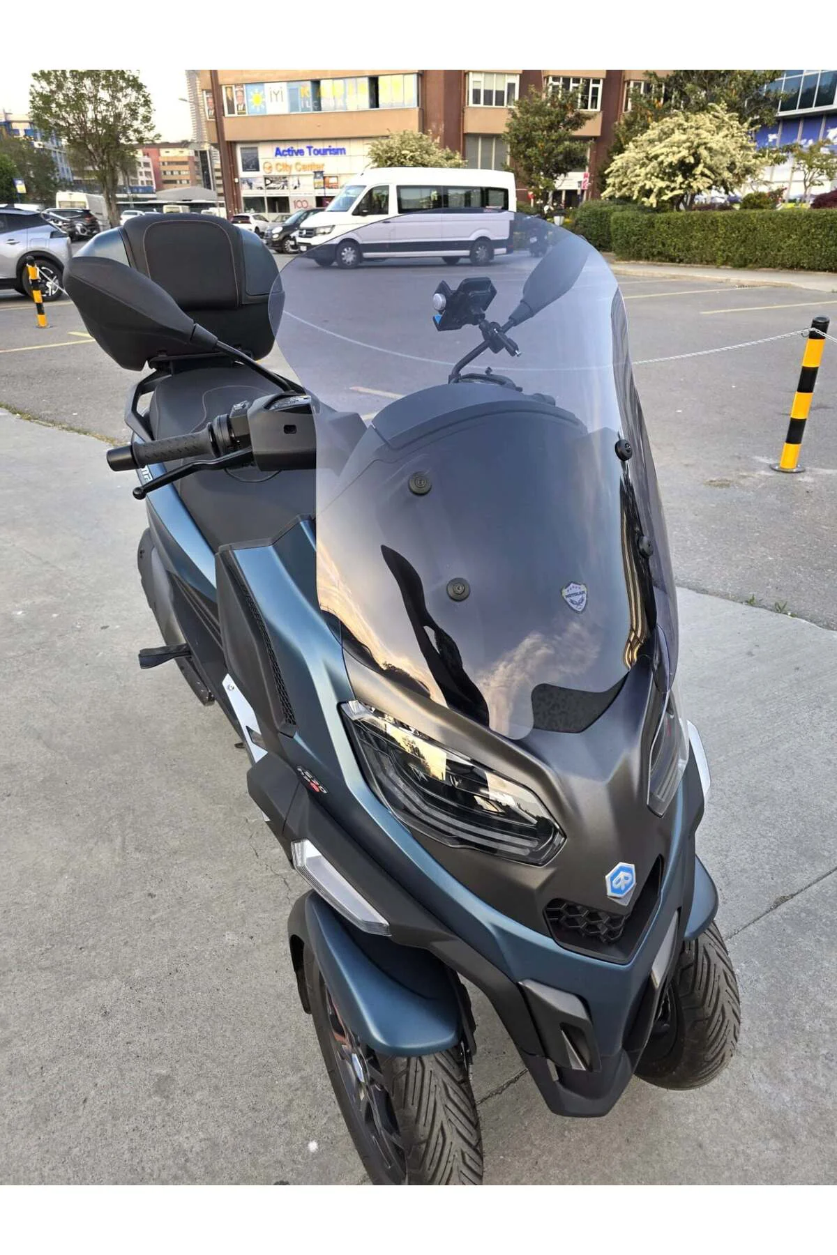Piaggio MP3 530 Ön Cam 2023-2026 Model 60cm Füme Renkli 4mm ORTA 