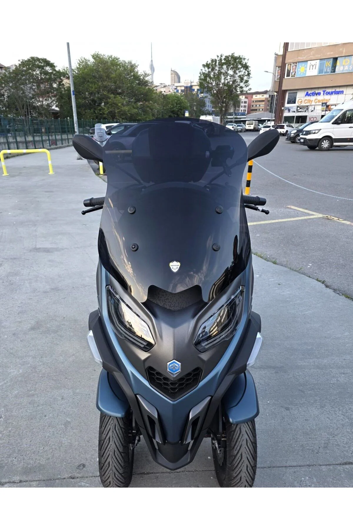 Piaggio MP3 530 Ön Cam 2023-2026 Model 60cm Siyah Renkli 4mm ORTA
