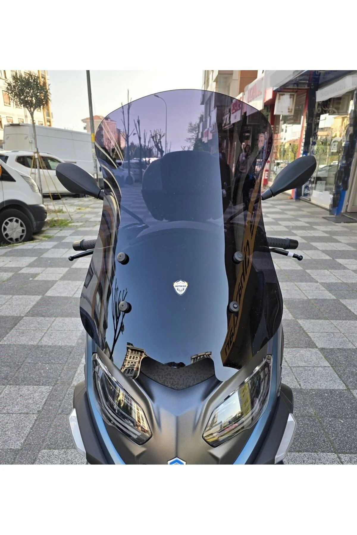Piaggio MP3 530 Ön Cam 2023-2026 Model 72cm Siyah Renkli 4mm UZUN