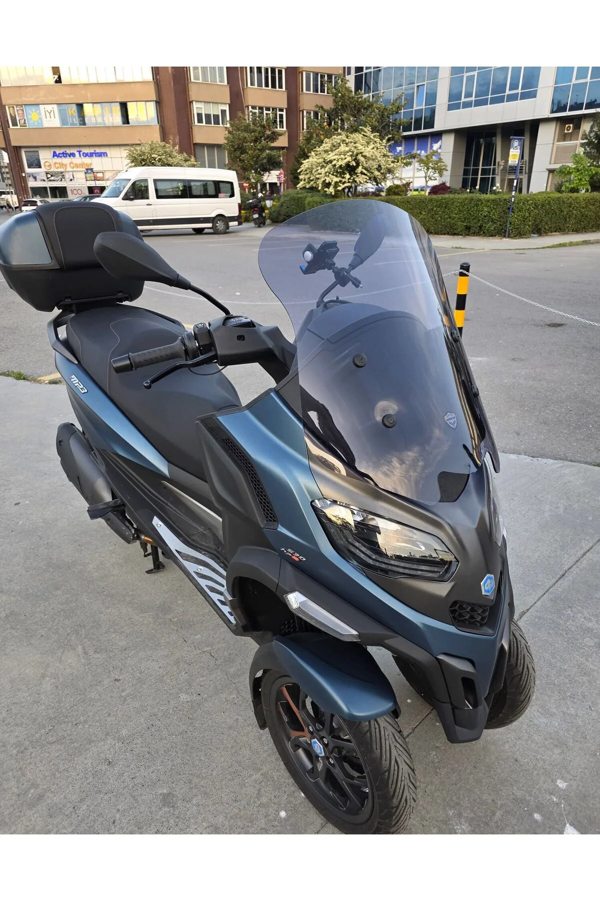 Piaggio MP3 530 Ön Cam 2023-2026 Model 60cm Füme Renkli 4mm ORTA 