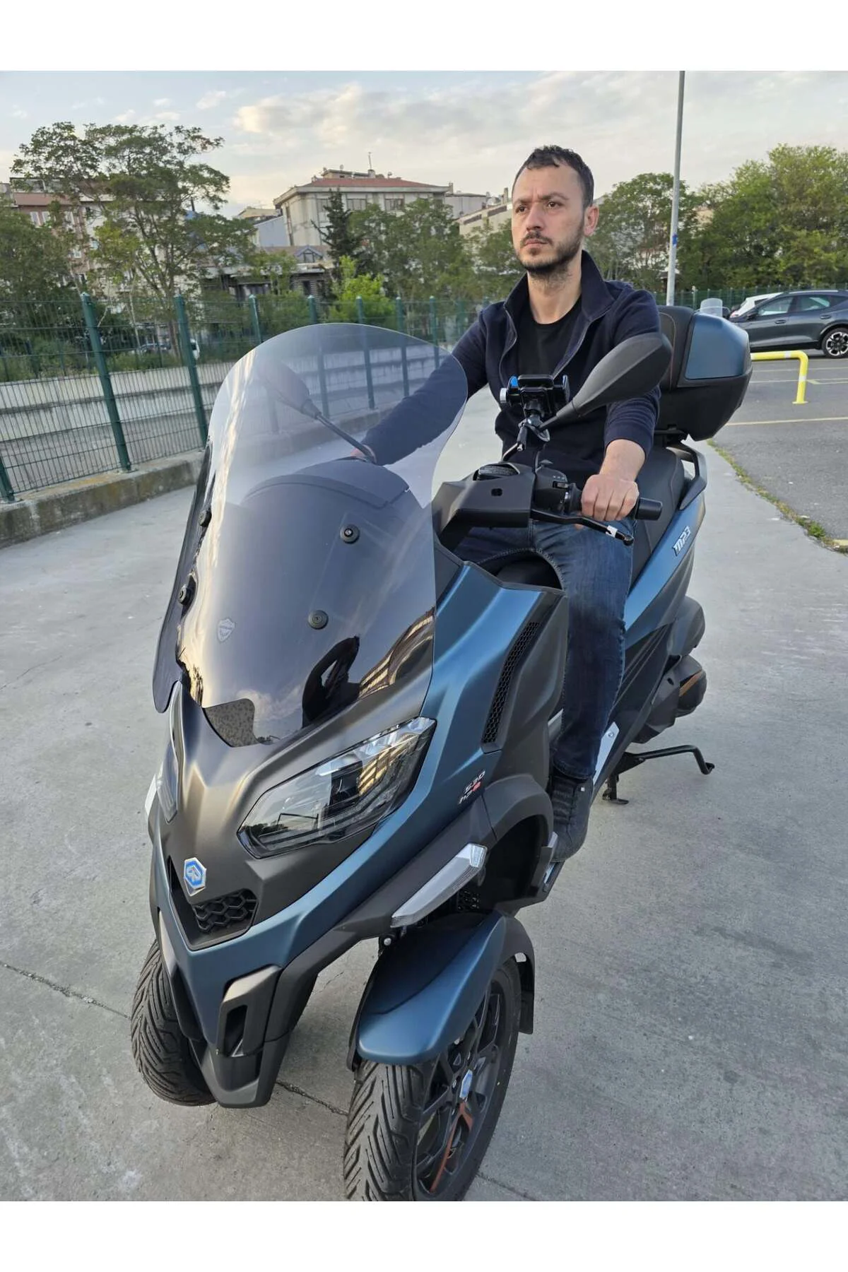 Piaggio MP3 530 Ön Cam 2023-2026 Model 60cm Füme Renkli 4mm ORTA 