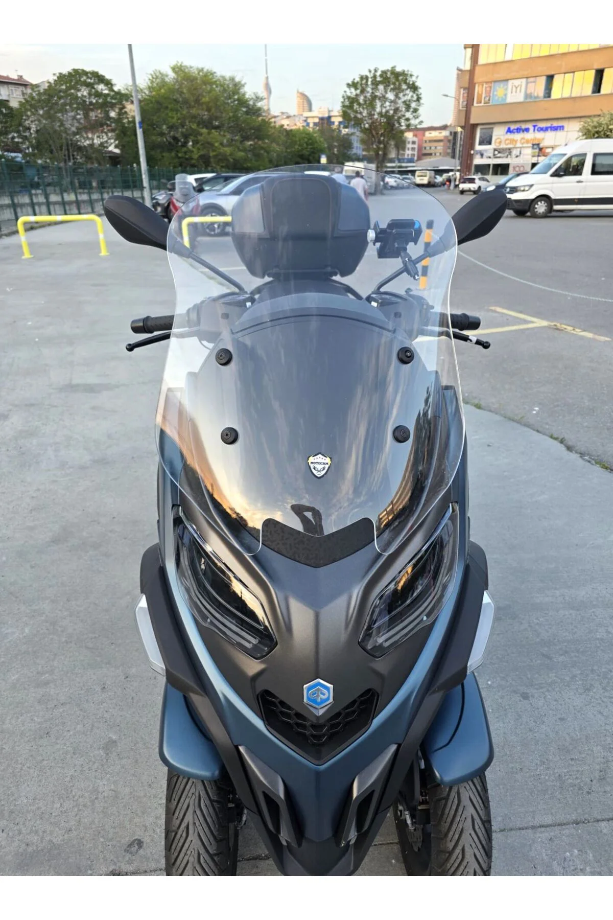 Piaggio MP3 530 Ön Cam 2023-2026 Model 60cm Şeffaf Renkli 4mm ORT