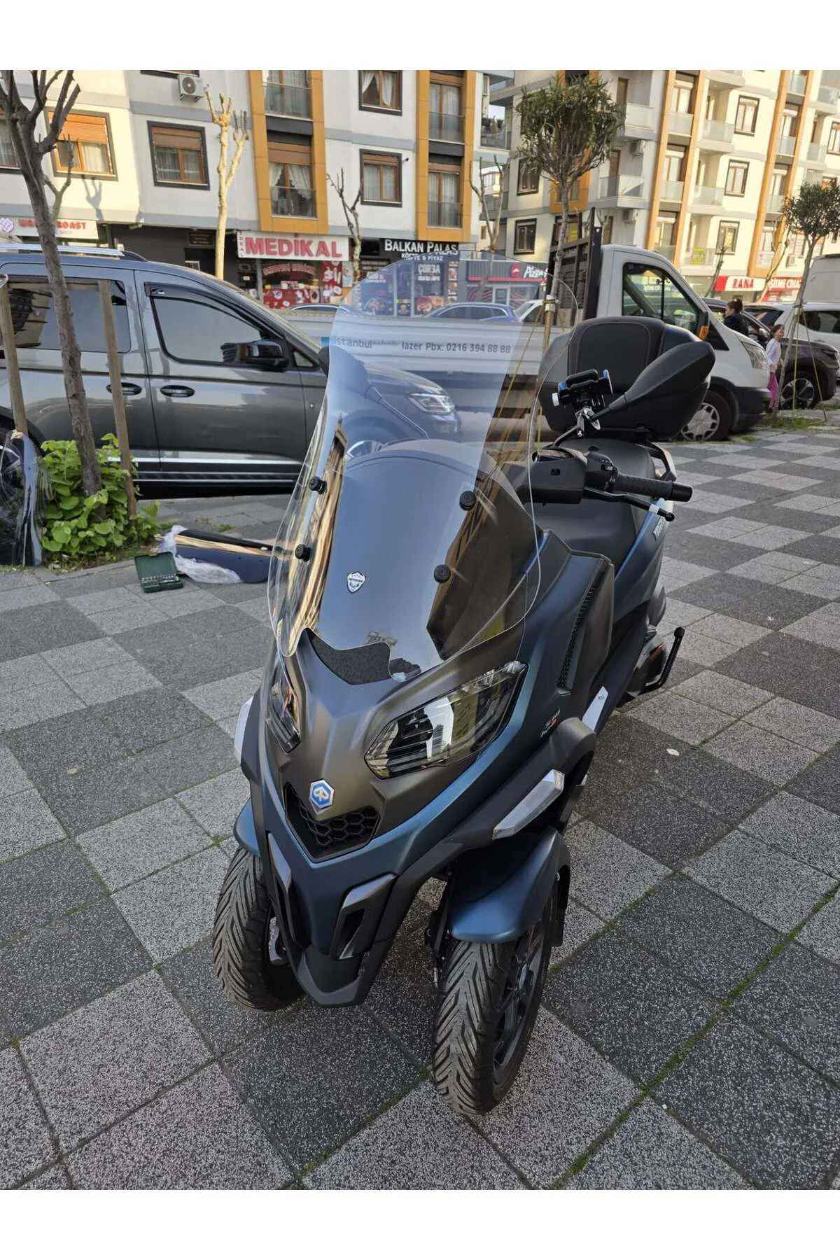 Piaggio MP3 530 Ön Cam 2023-2026 Model 72cm Şeffaf Renkli 4mm UZU
