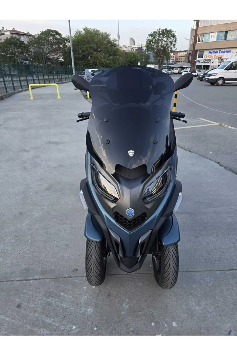 Piaggio MP3 530 Ön Cam 2023-2025 Model 60cm Siyah Renkli 4mm ORTA