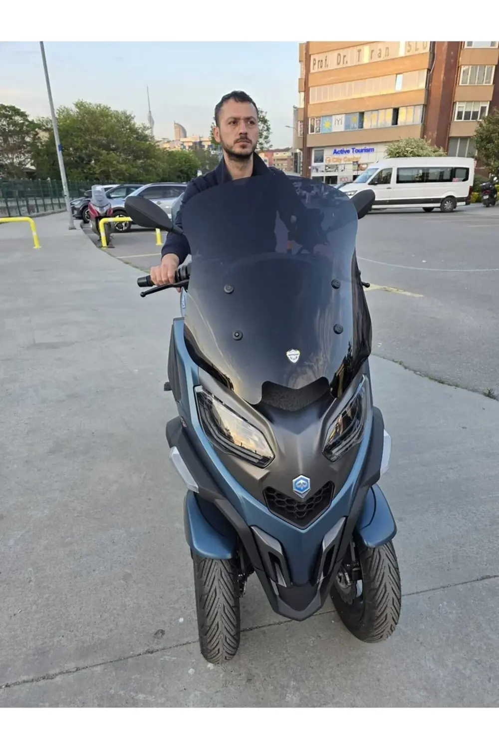 Piaggio MP3 530 Ön Cam 2023-2025 Model 60cm Siyah Renkli 4mm ORTA