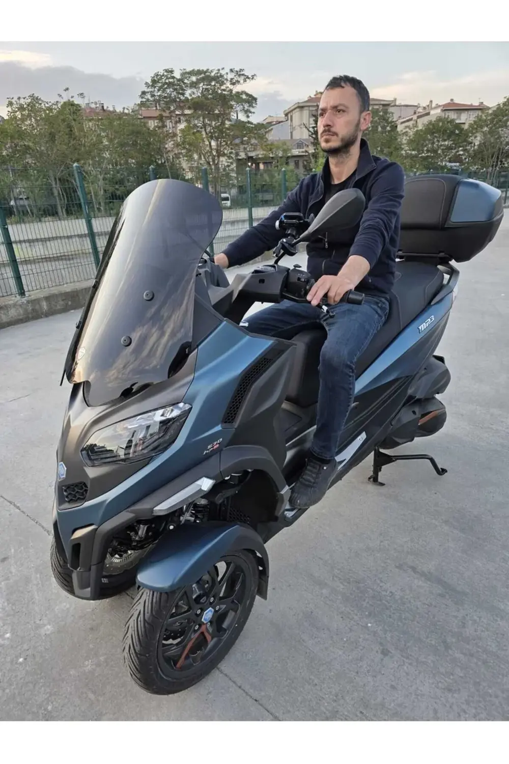 Piaggio MP3 530 Ön Cam 2023-2025 Model 60cm Siyah Renkli 4mm ORTA
