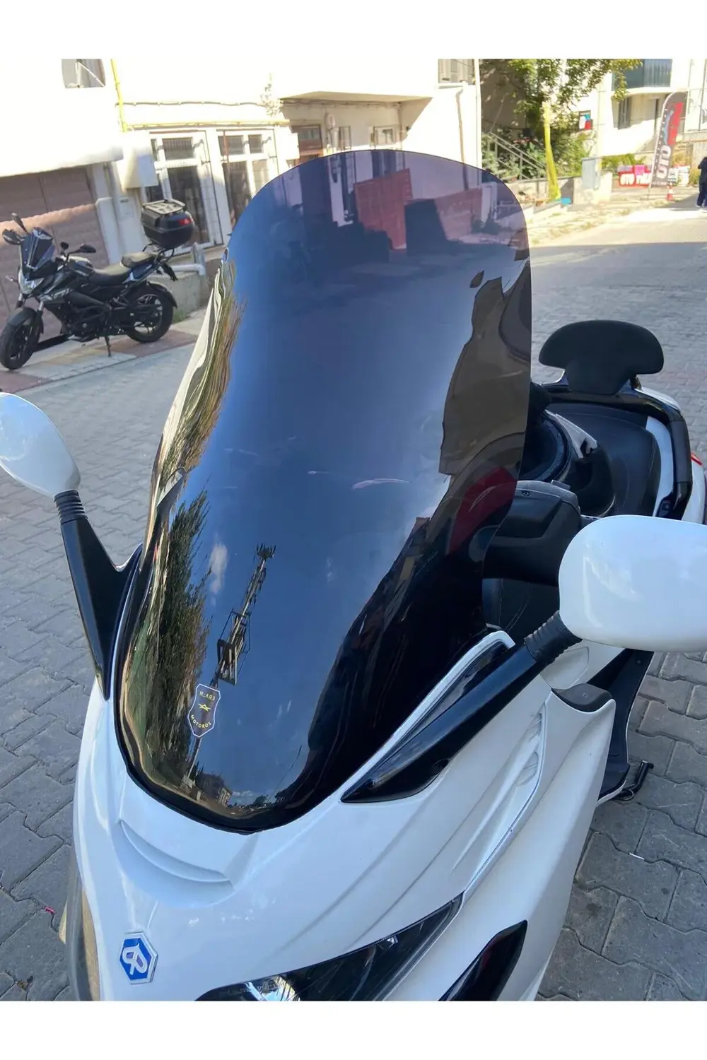 Piaggio X Evo Ön Cam 2009 2015 Model Uyumlu 58cm Siyah Renkli 4mm