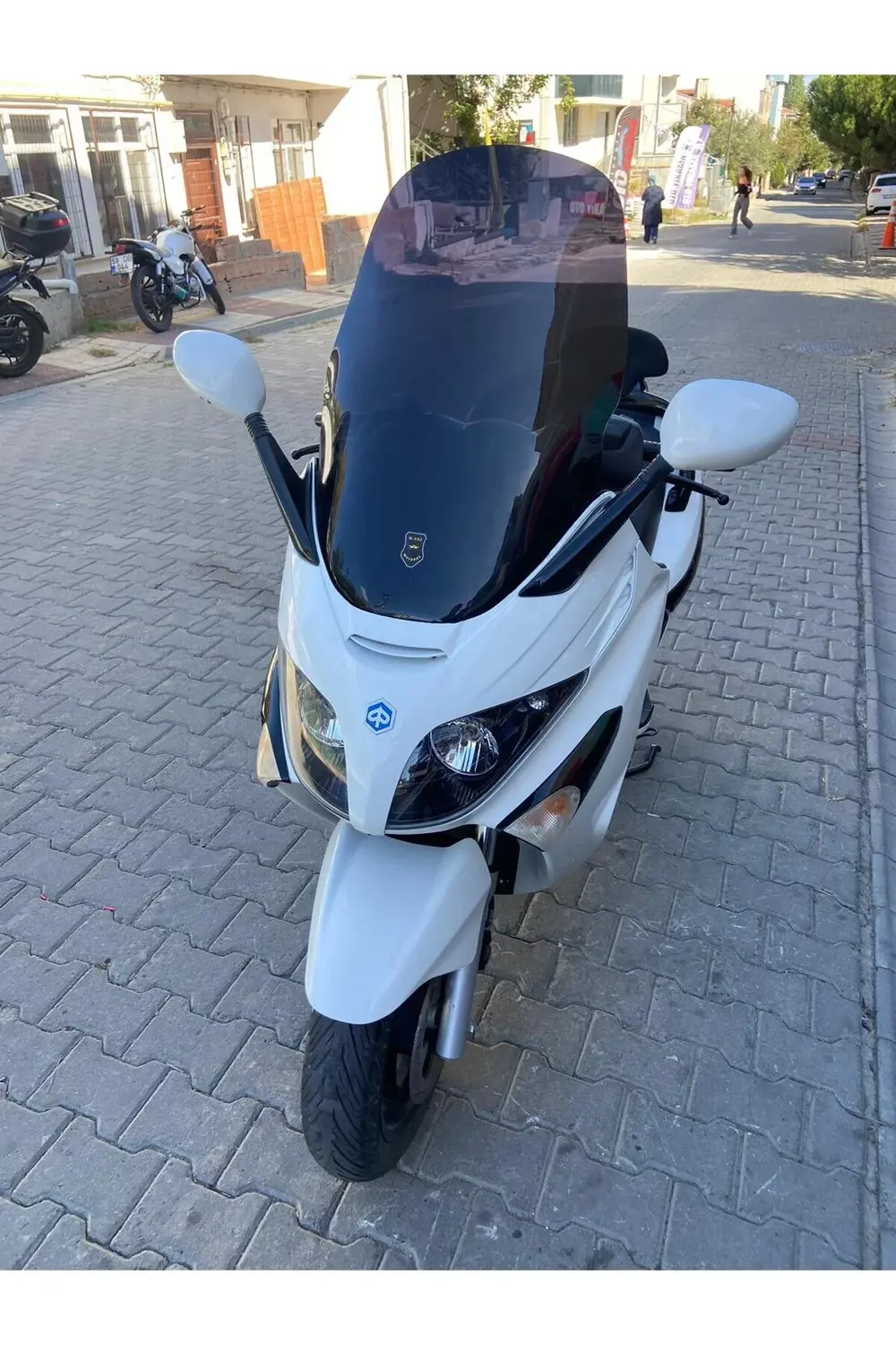 Piaggio X Evo Ön Cam 2009 2015 Model Uyumlu 58cm Siyah Renkli 4mm