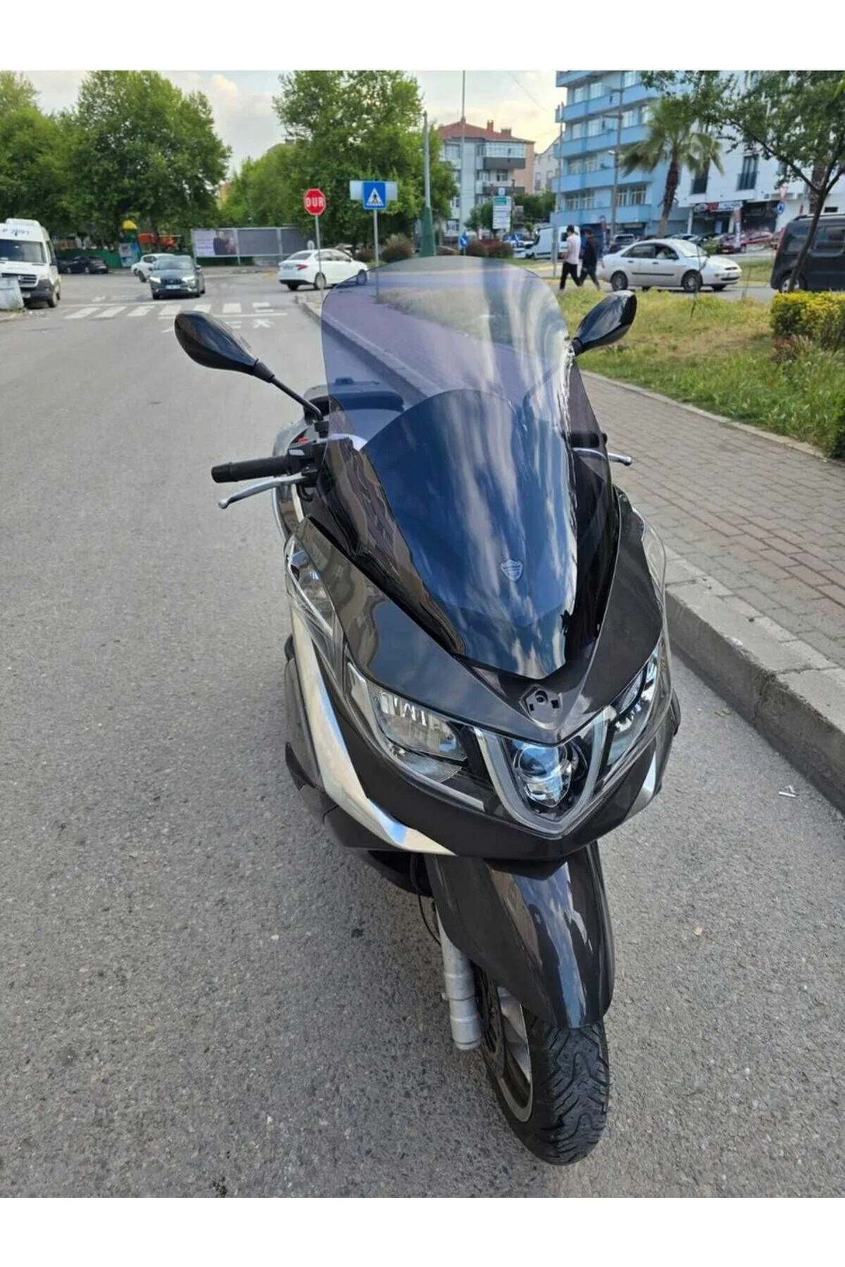 Piaggio X10 350 Ön Cam 2011-2017 Model 73cm Füme Renkli 4mm