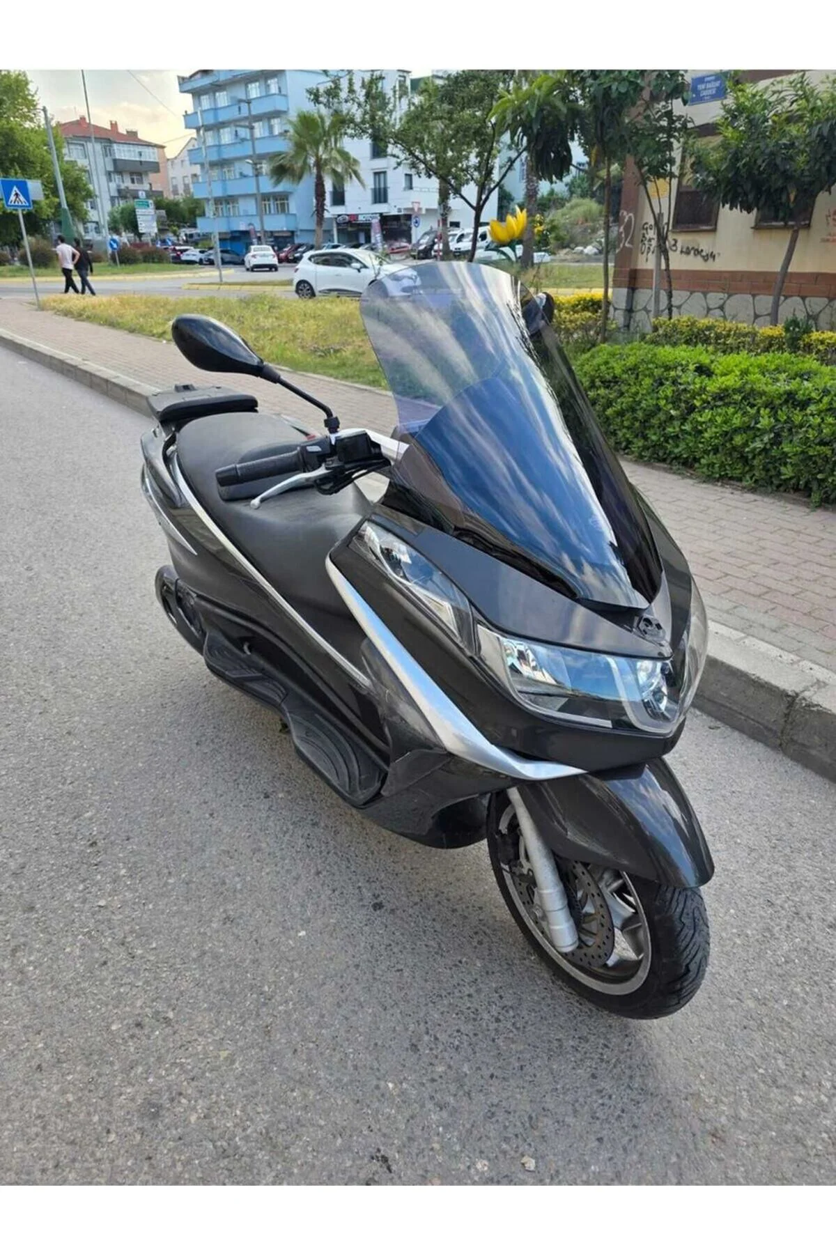 Piaggio X10 350 Ön Cam 2011-2017 Model 73cm Füme Renkli 4mm