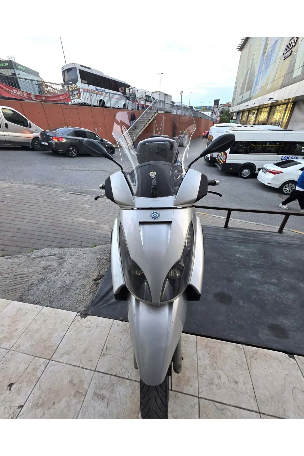 Piaggio X7 Ön Cam 2007-2012 Model 43cm Şeffaf Renkli 4mm