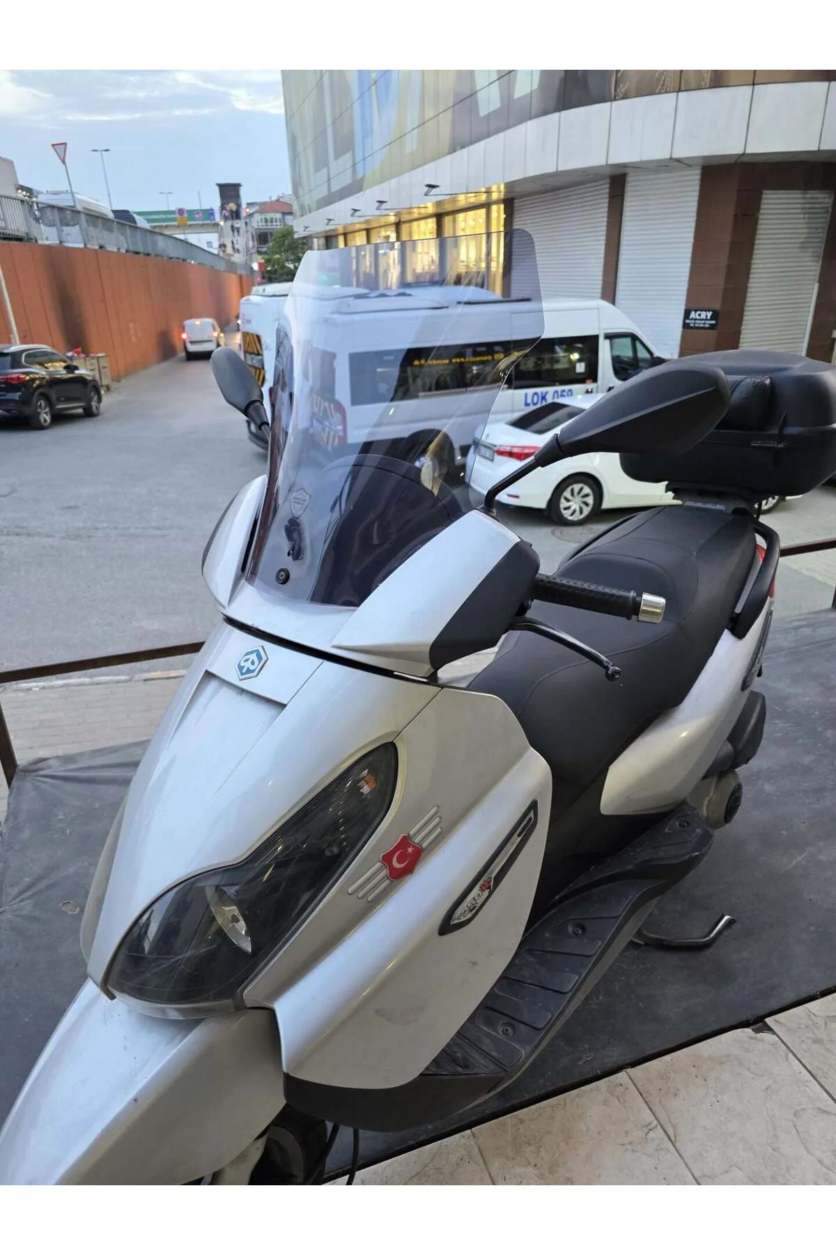 Piaggio X7 Ön Cam 2007-2012 Model 43cm Füme Renkli 4mm