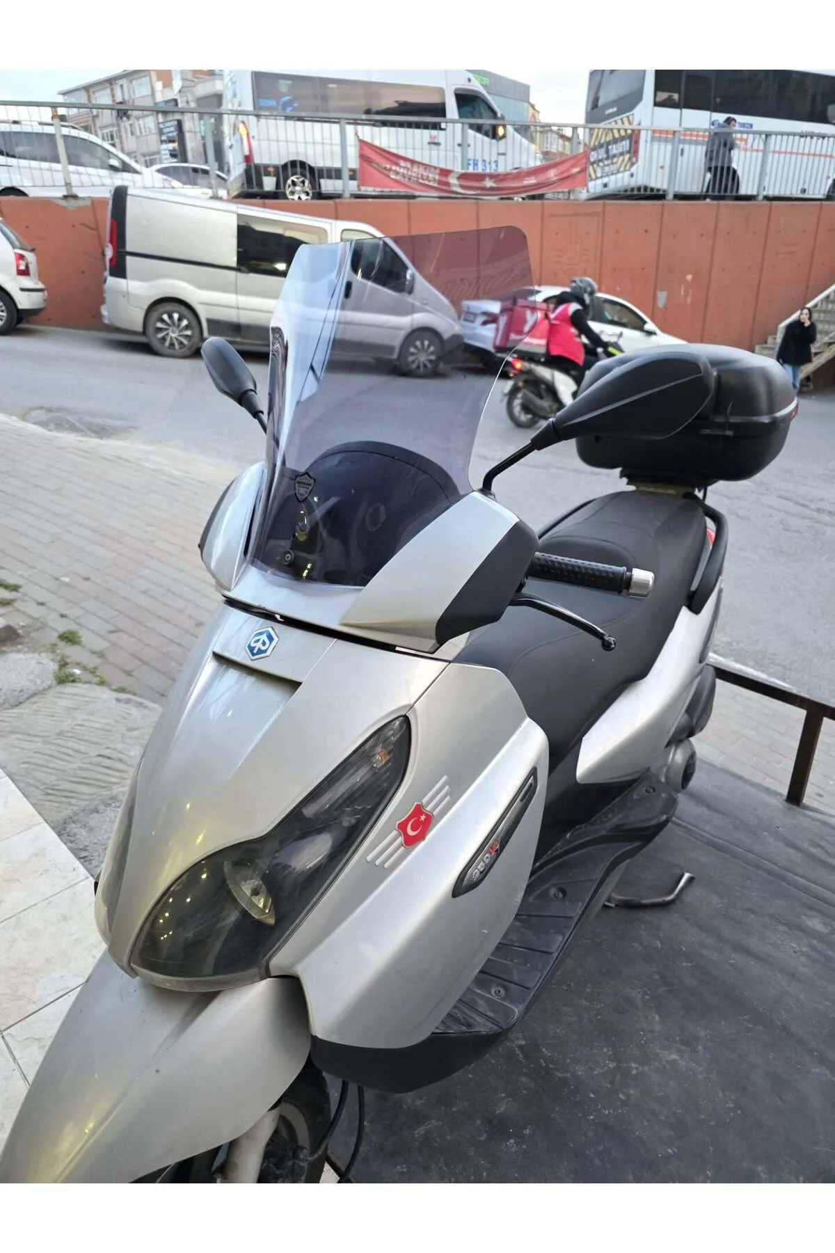 Piaggio X7 Ön Cam 2007-2012 Model 43cm Füme Renkli 4mm