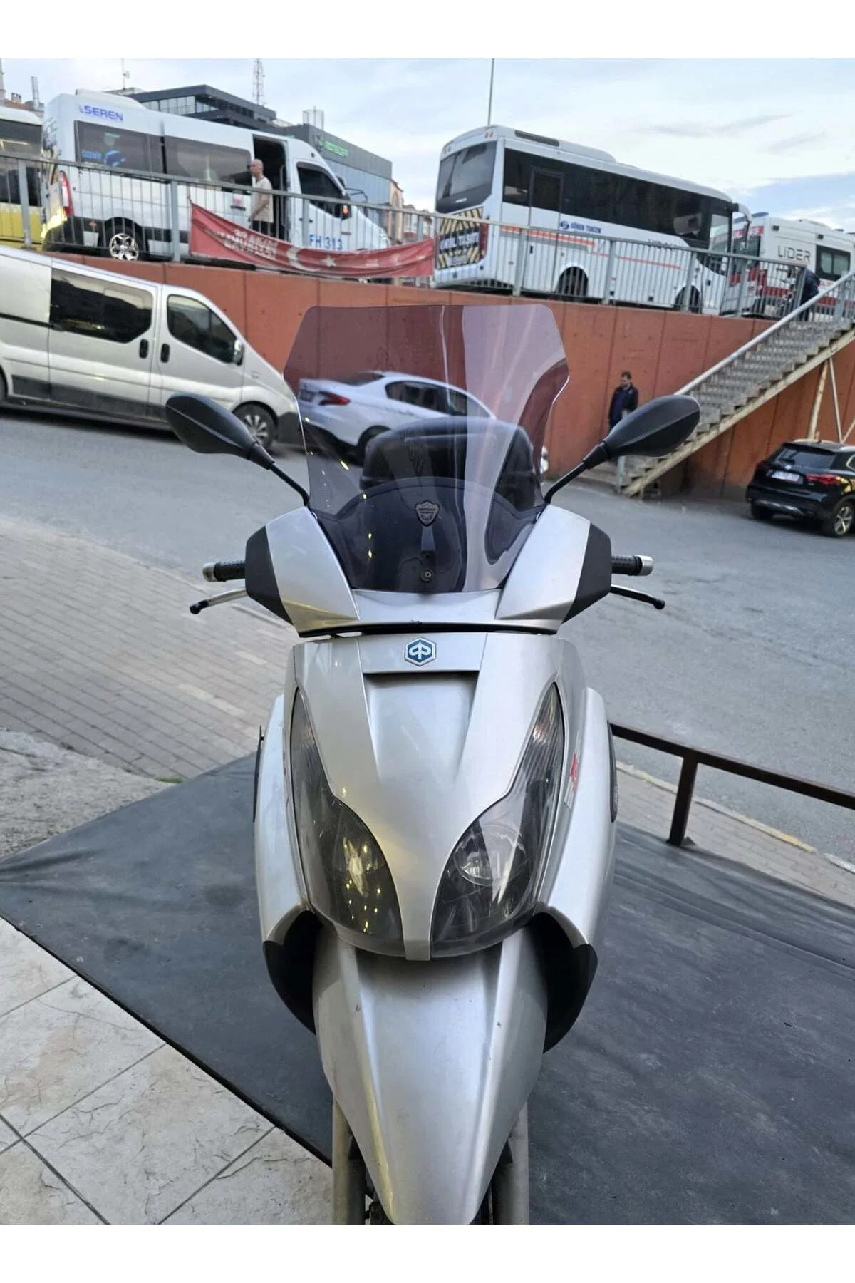 Piaggio X7 Ön Cam 2007-2012 Model 43cm Füme Renkli 4mm