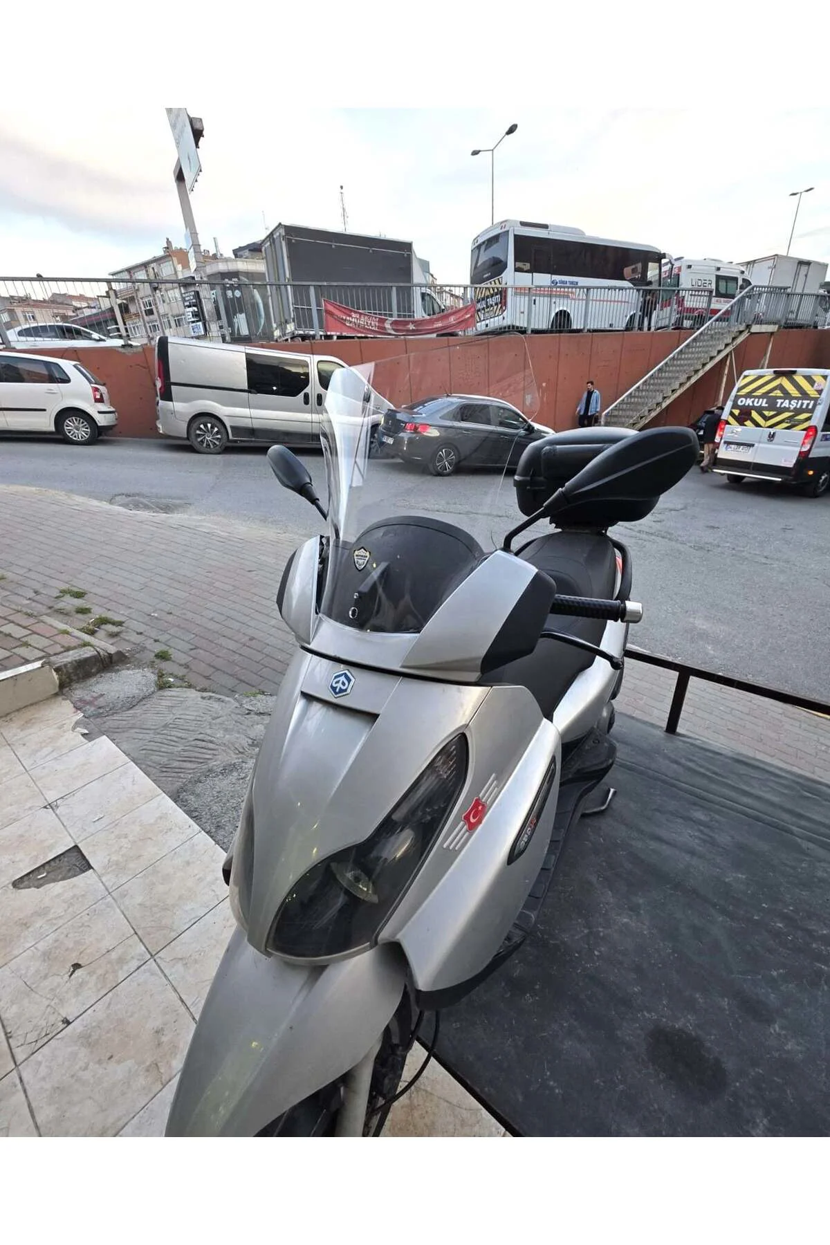 Piaggio X7 Ön Cam 2007-2012 Model 43cm Şeffaf Renkli 4mm