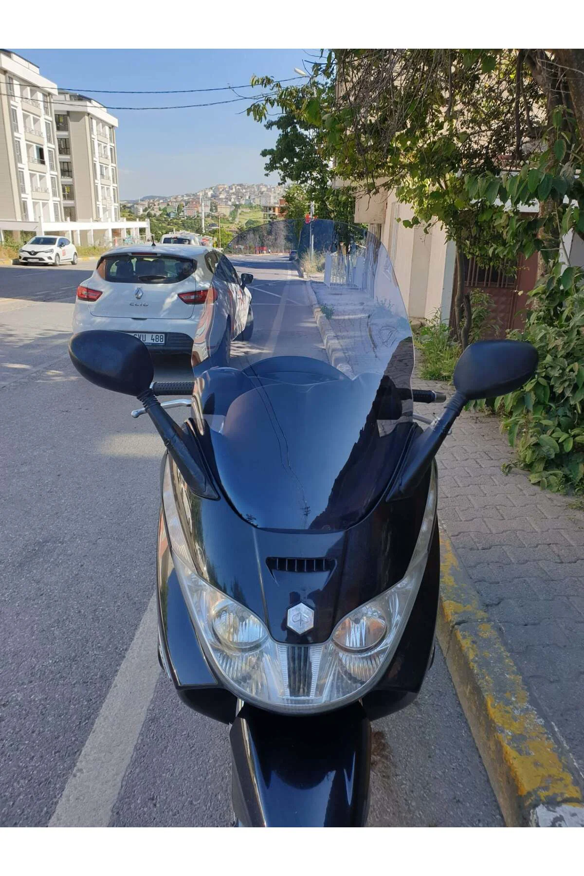 Piaggio X8 200 Ön Cam 2004-2006 Model 70cm Füme Renkli 4mm