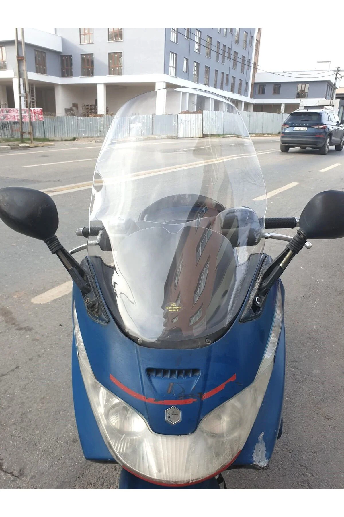 Piaggio X8 200 Ön Cam 2004-2006 Model 70cm Şeffaf Renkli 4mm