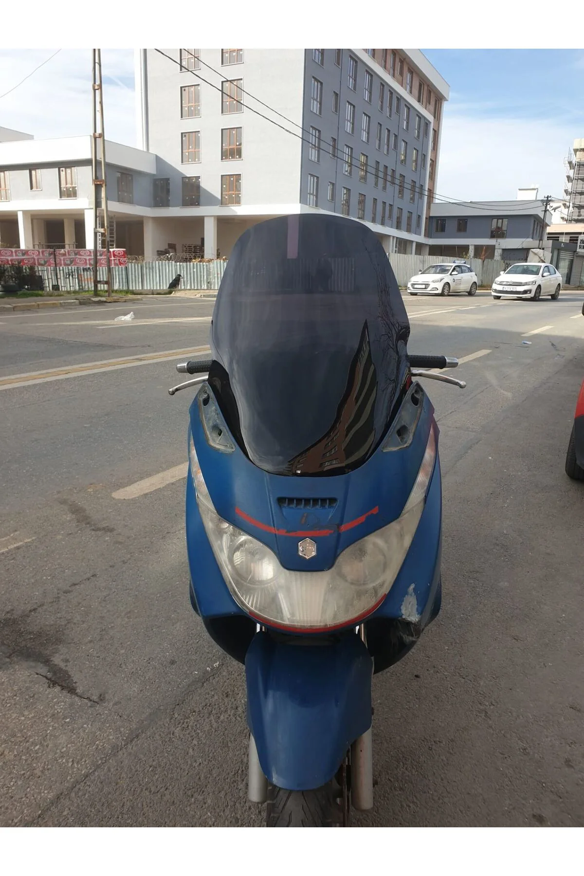 Piaggio X8 200 Ön Cam 2004-2006 Model 70cm Siyah Renkli 4mm